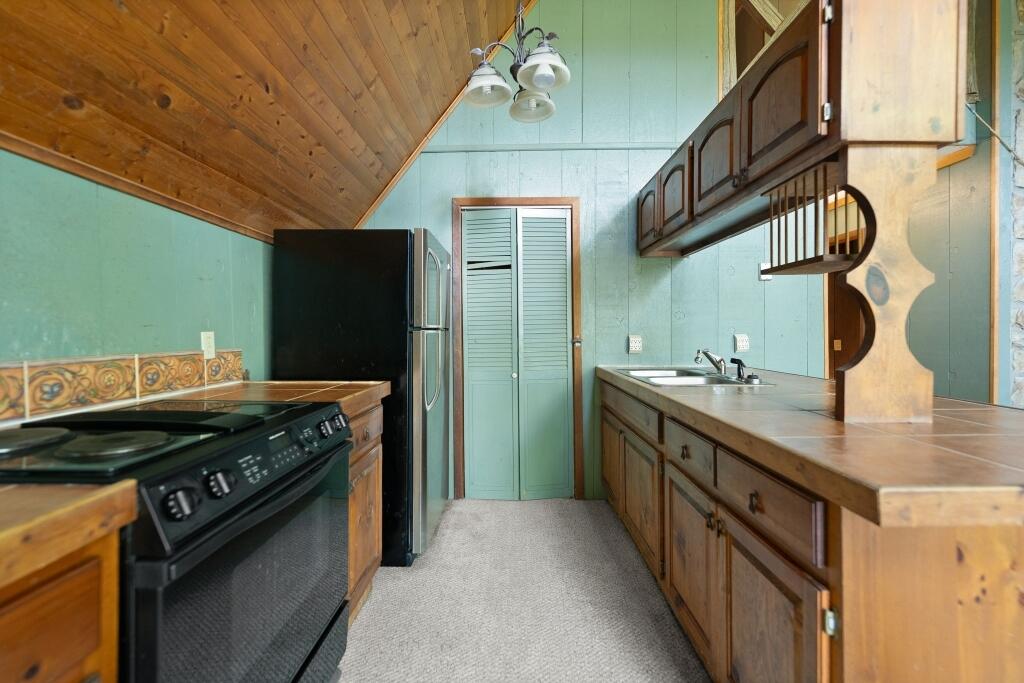 141 Lick Fork Road Property Photo 3