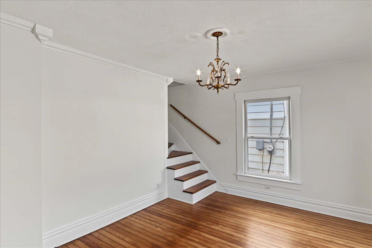 503 W Broadway Street Property Photo 5