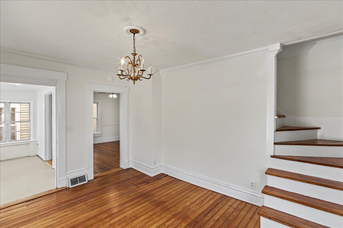 503 W Broadway Street Property Photo 6