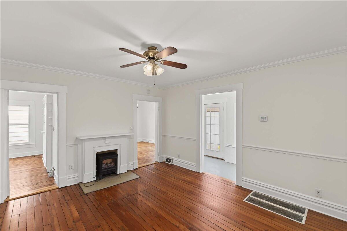 503 W Broadway Street Property Photo 10