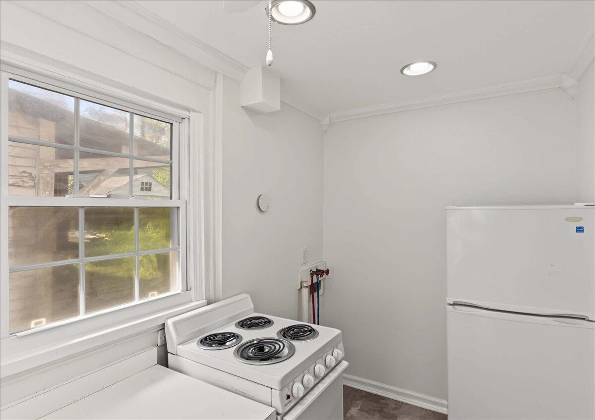 503 W Broadway Street Property Photo 20