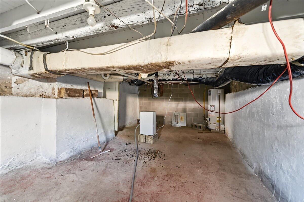 503 W Broadway Street Property Photo 37