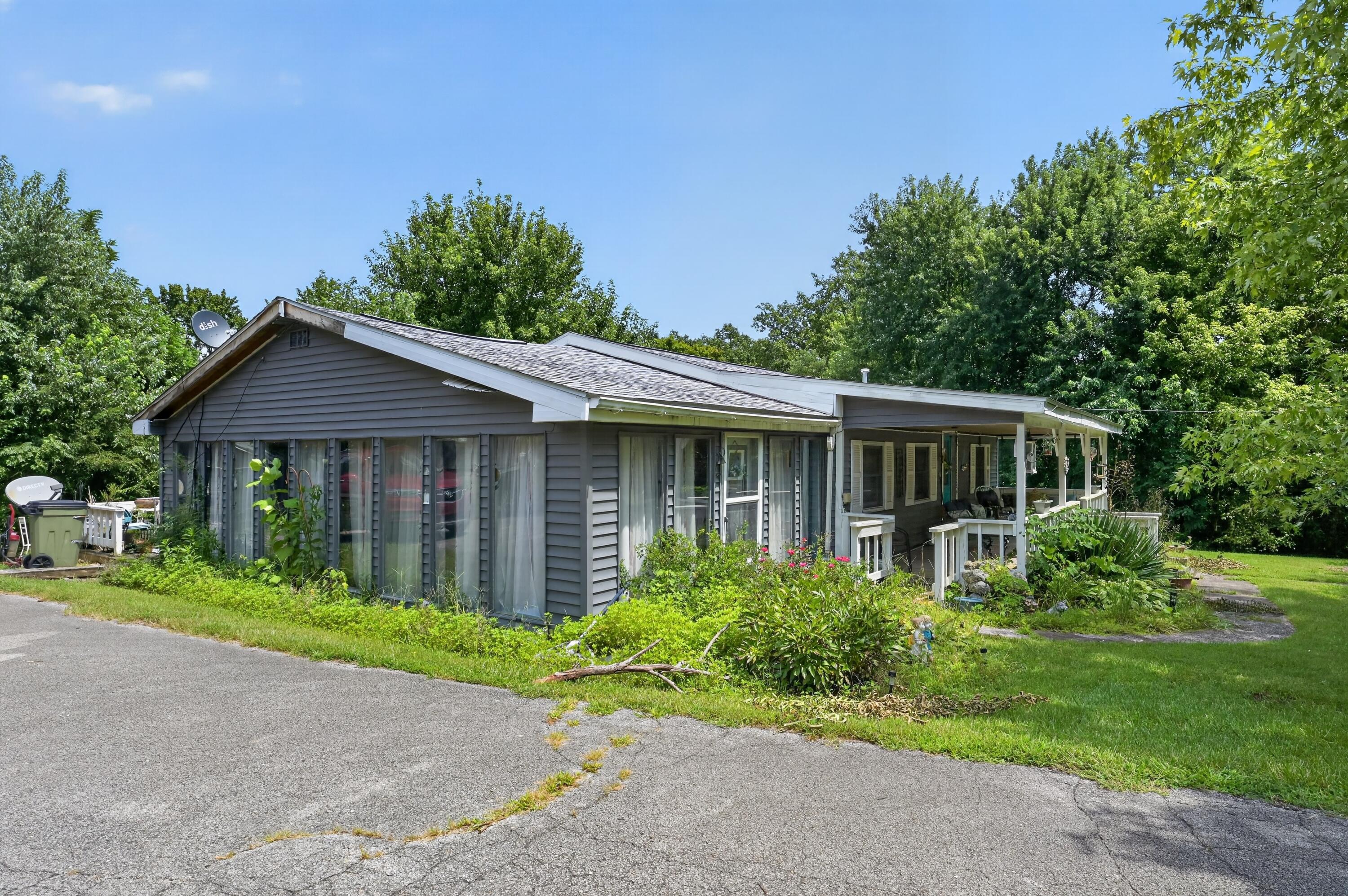 12736 Peonia Road Property Photo 3