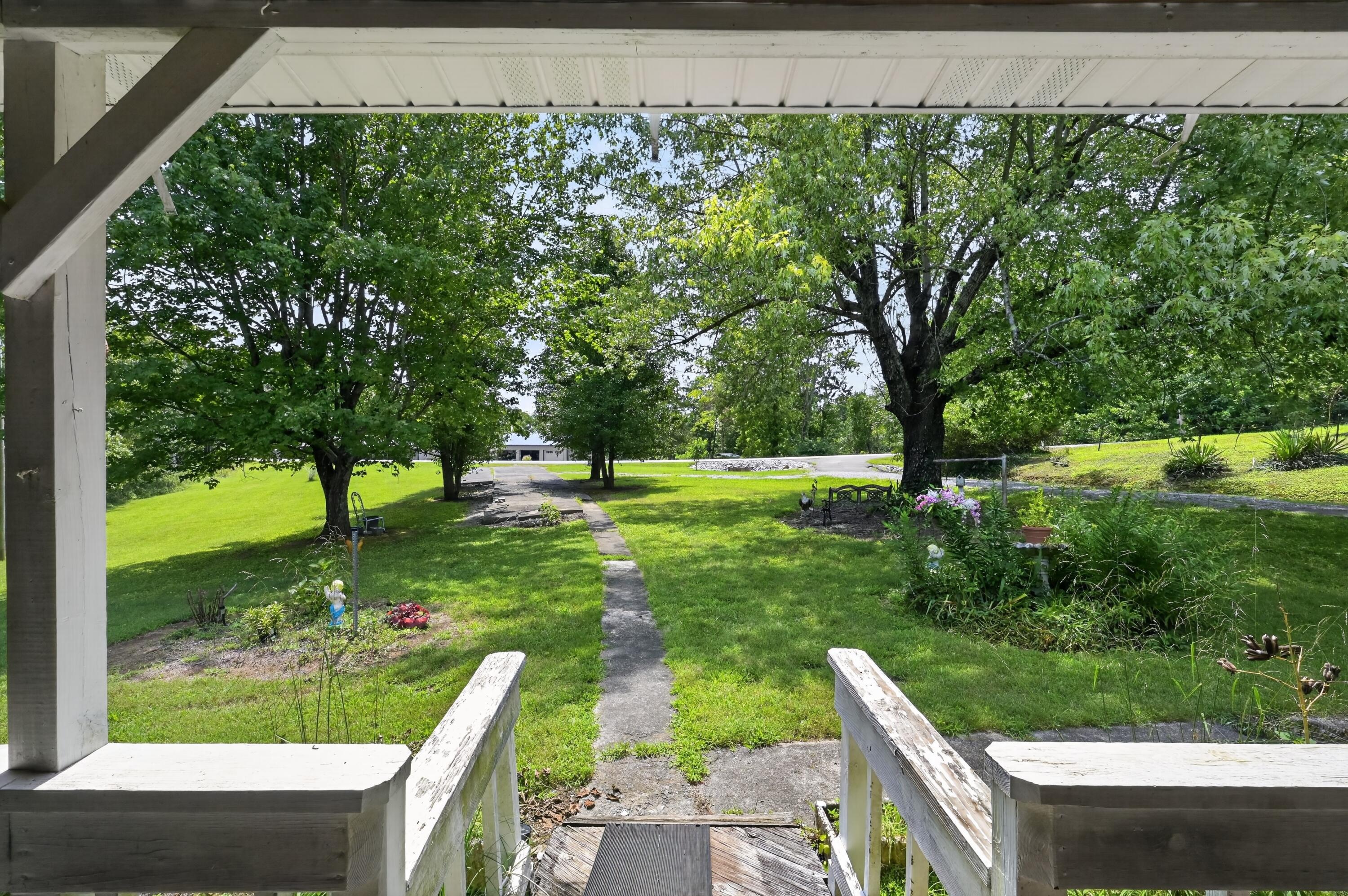 12736 Peonia Road Property Photo 9