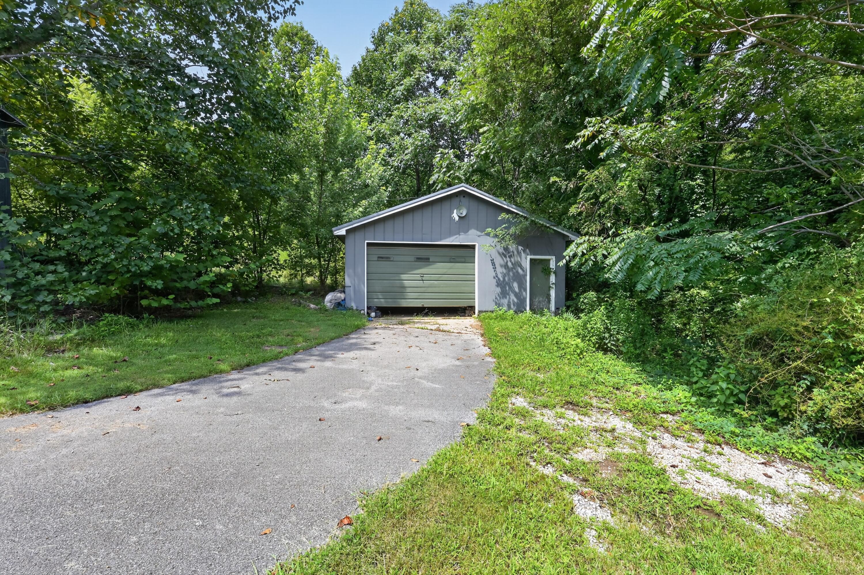 12736 Peonia Road Property Photo 10