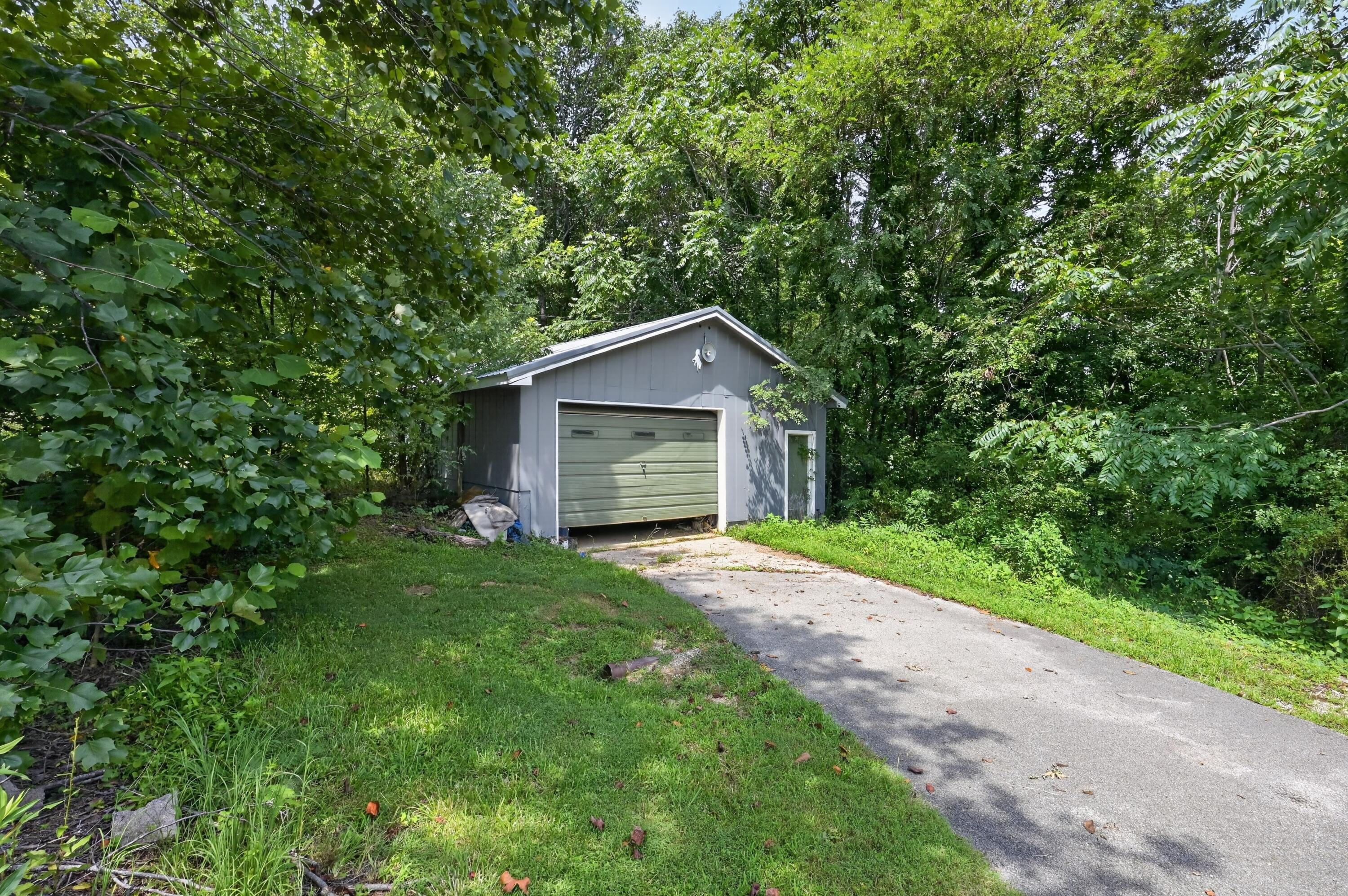 12736 Peonia Road Property Photo 11