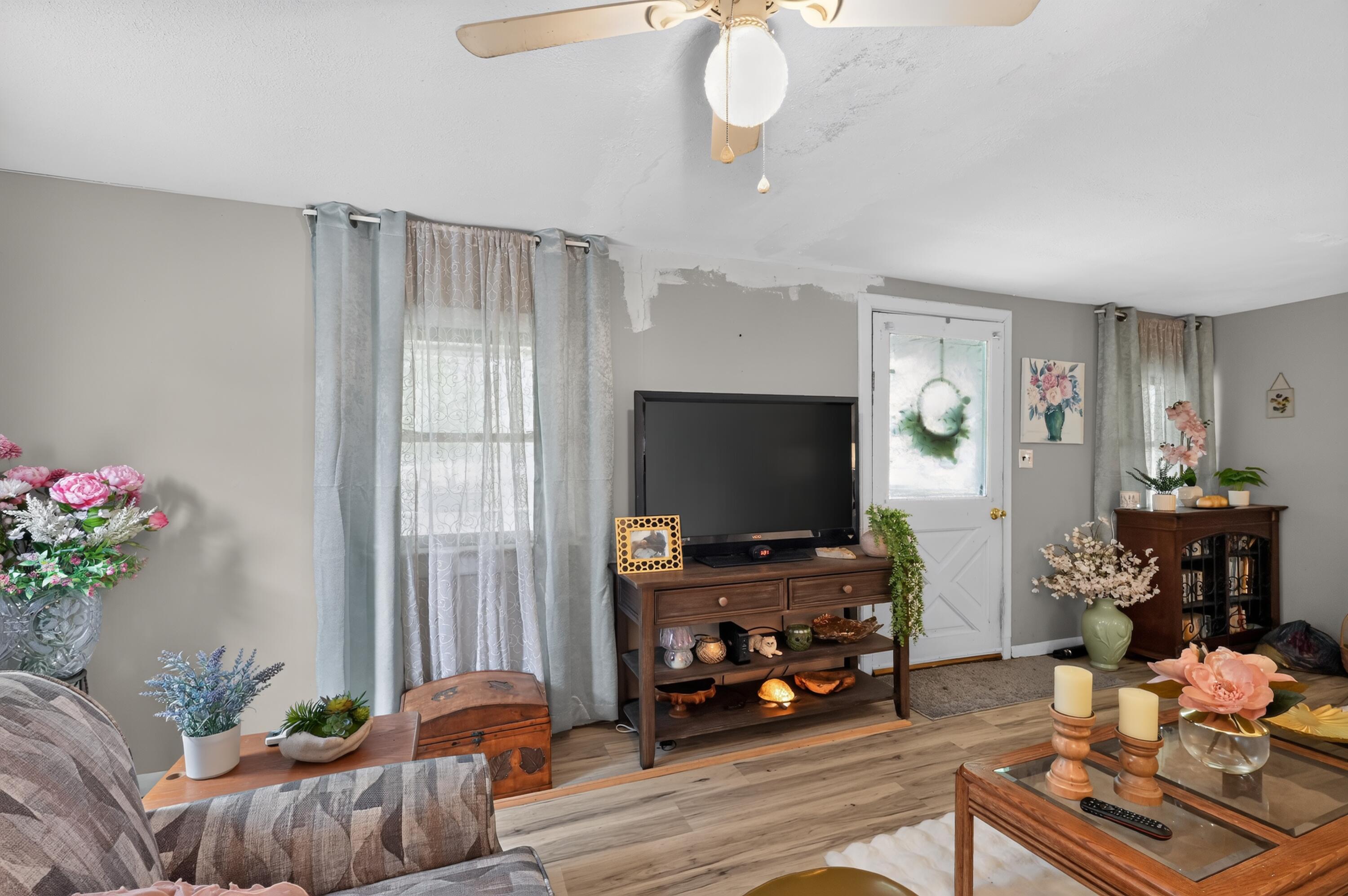 12736 Peonia Road Property Photo 16