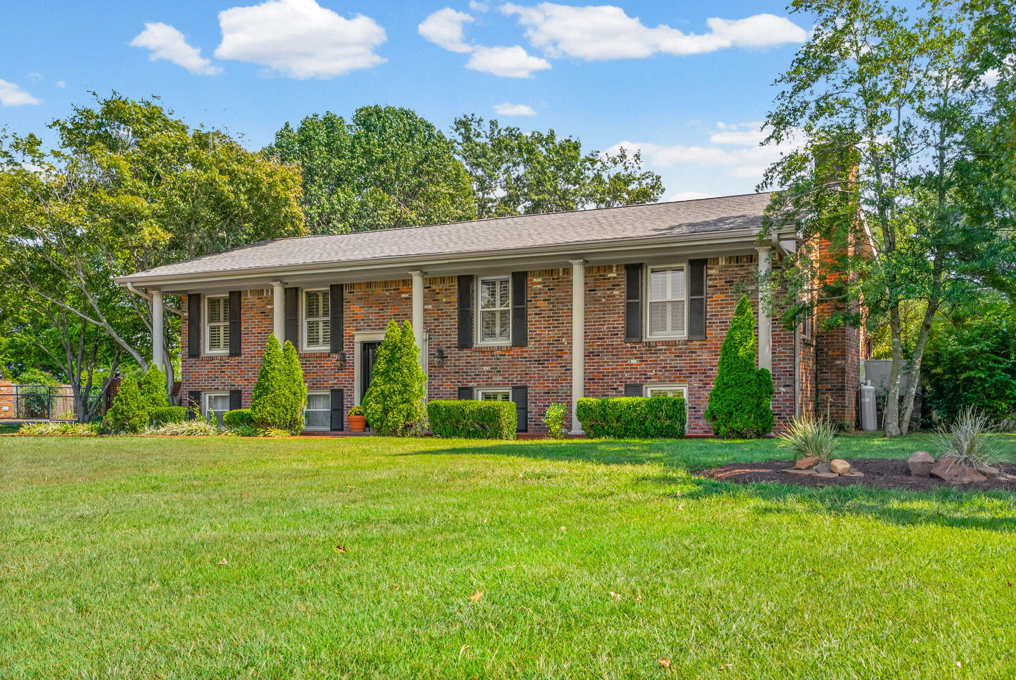 5902 Lafayette Road Property Photo 1