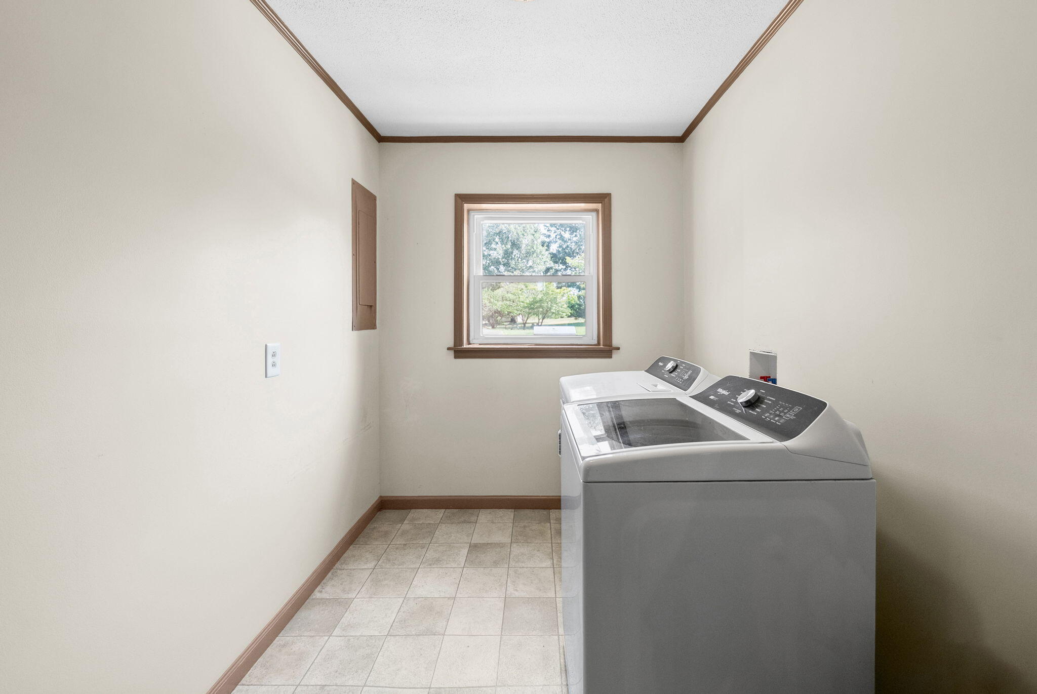5902 Lafayette Road Property Photo 37