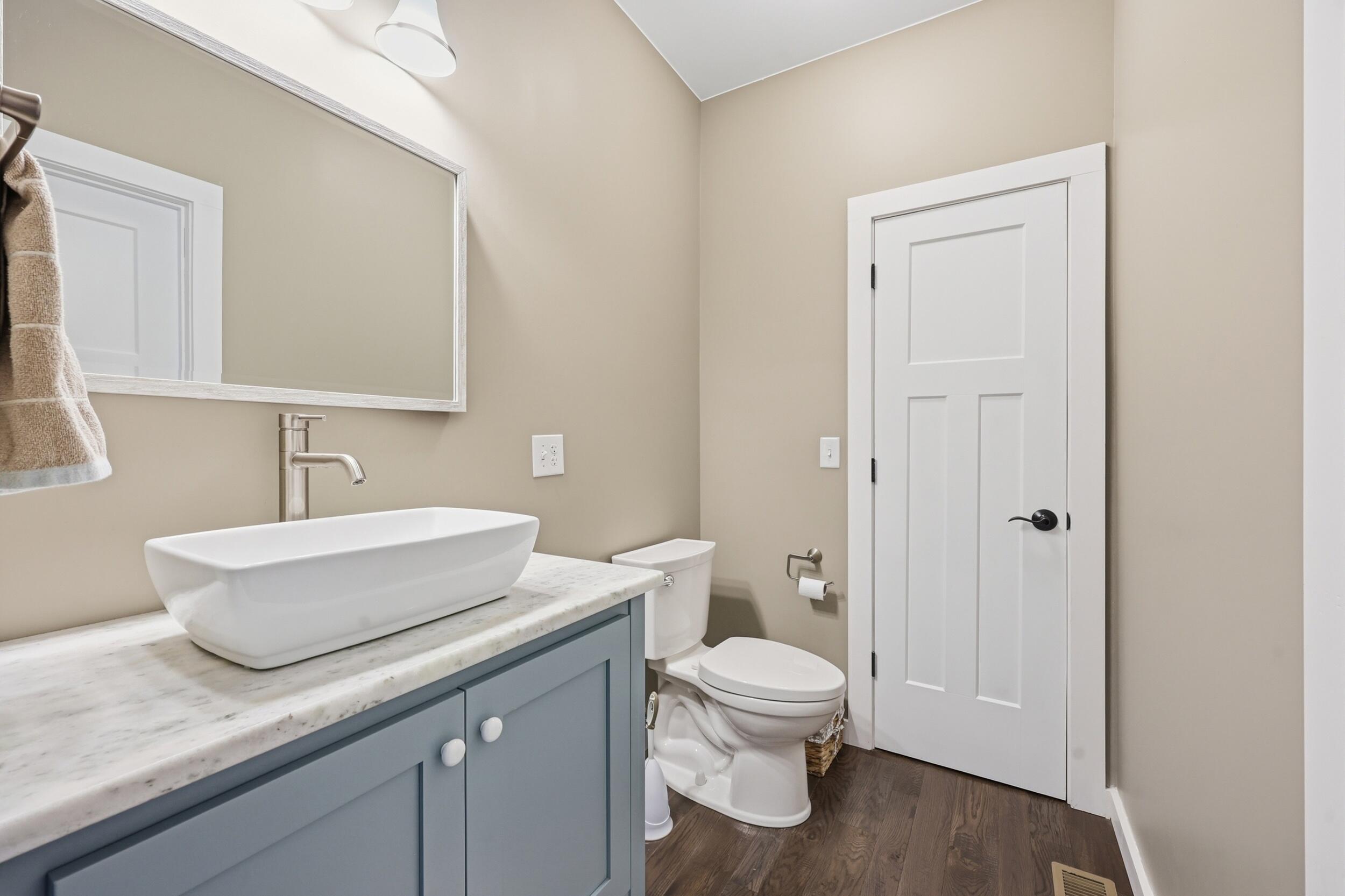 100 Collins Risk Road Property Photo 20