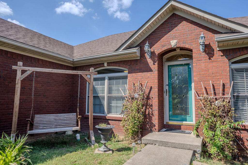 1113 Southern Hills Drive Property Photo 4