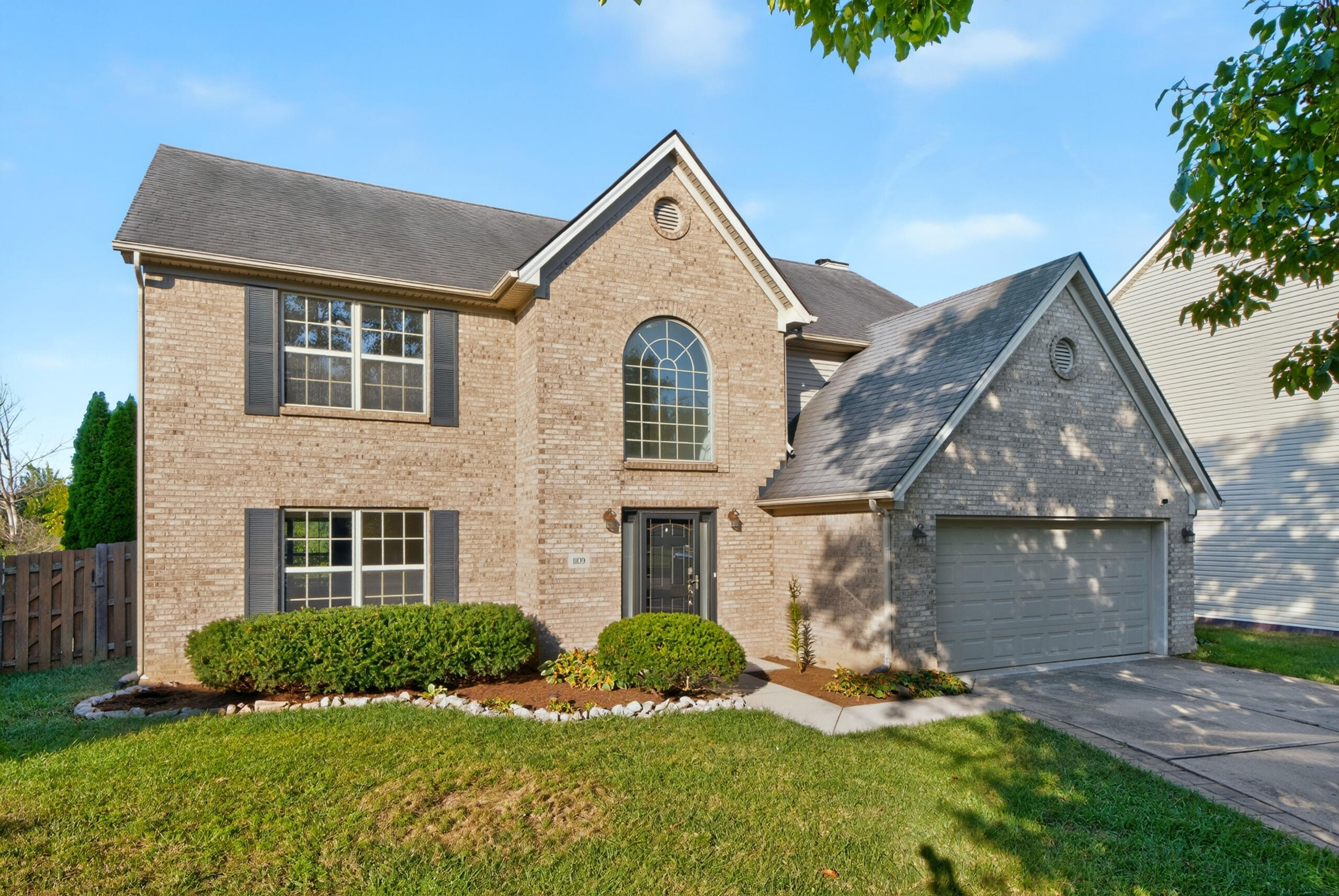 1109 Aldridge Way Property Photo 2
