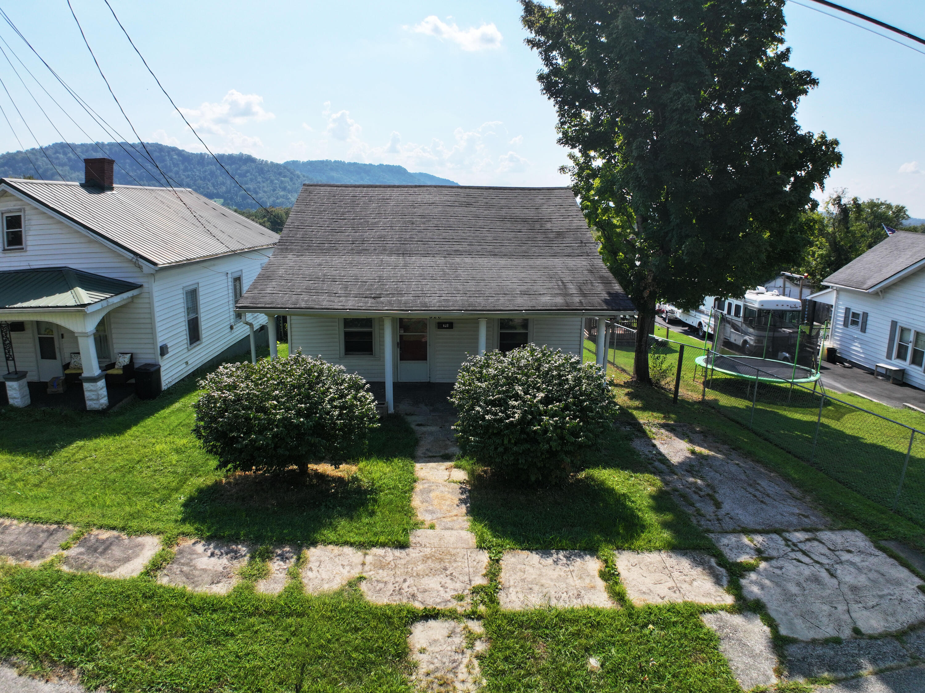 628 Cantrill Street Property Photo 1