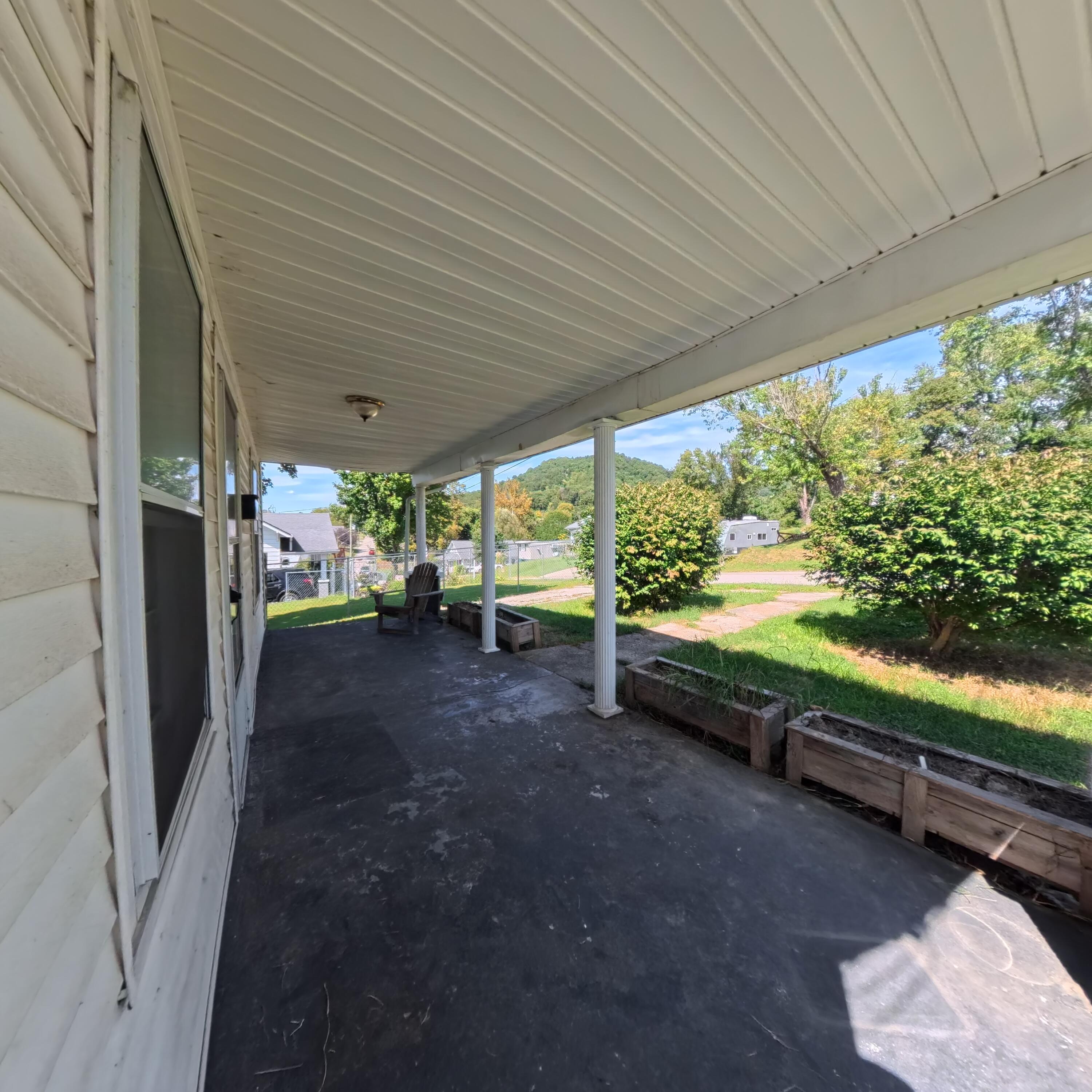 628 Cantrill Street Property Photo 3