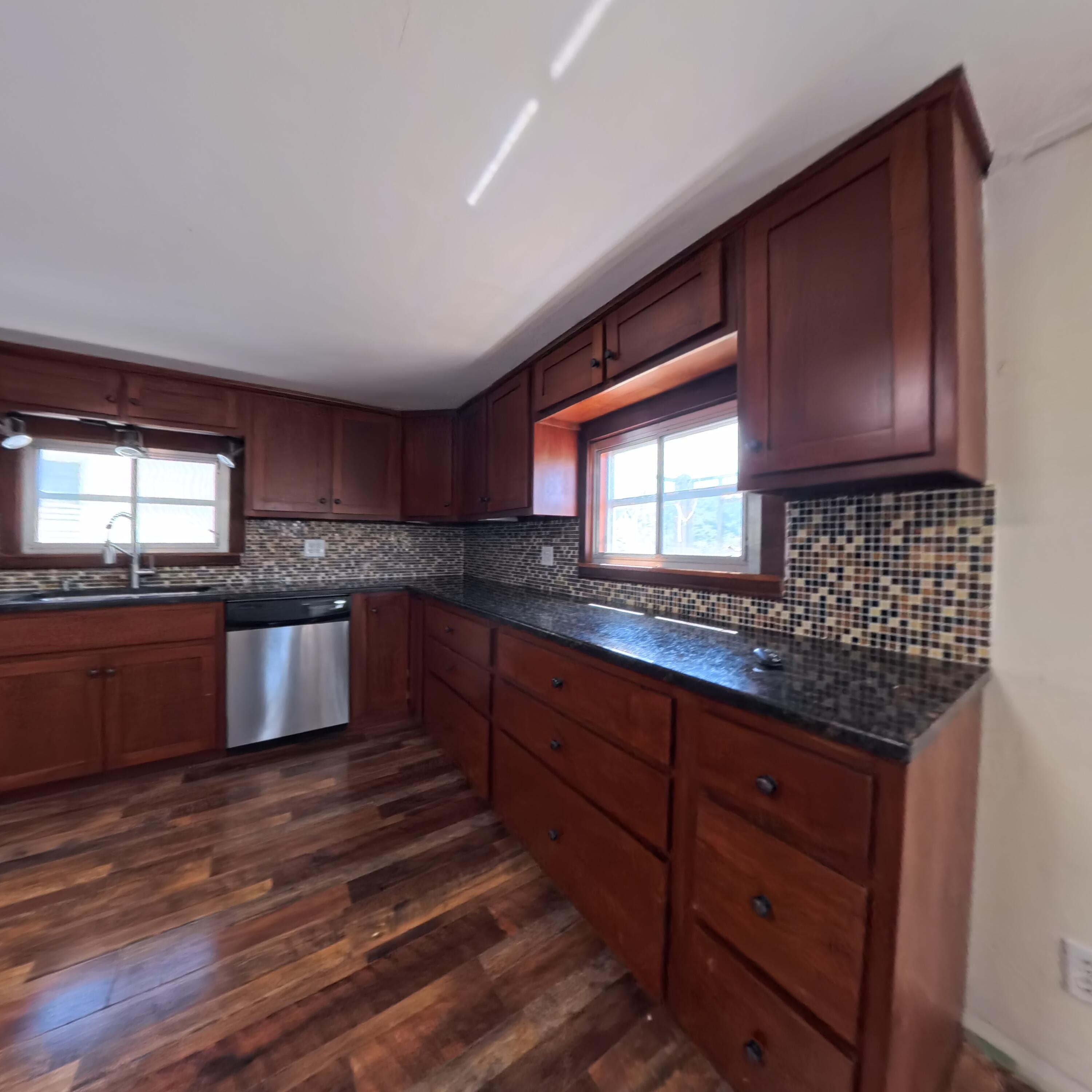 628 Cantrill Street Property Photo 11