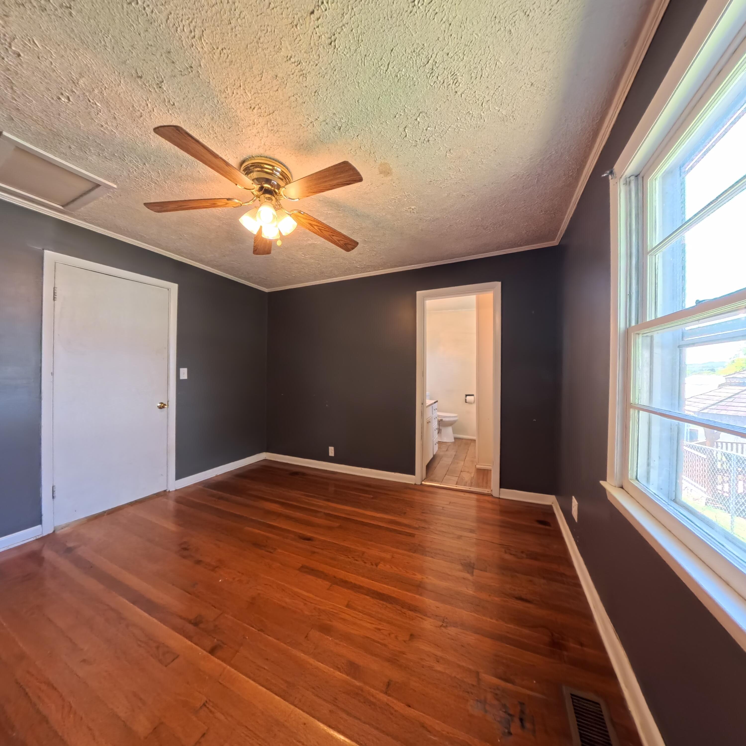 628 Cantrill Street Property Photo 12