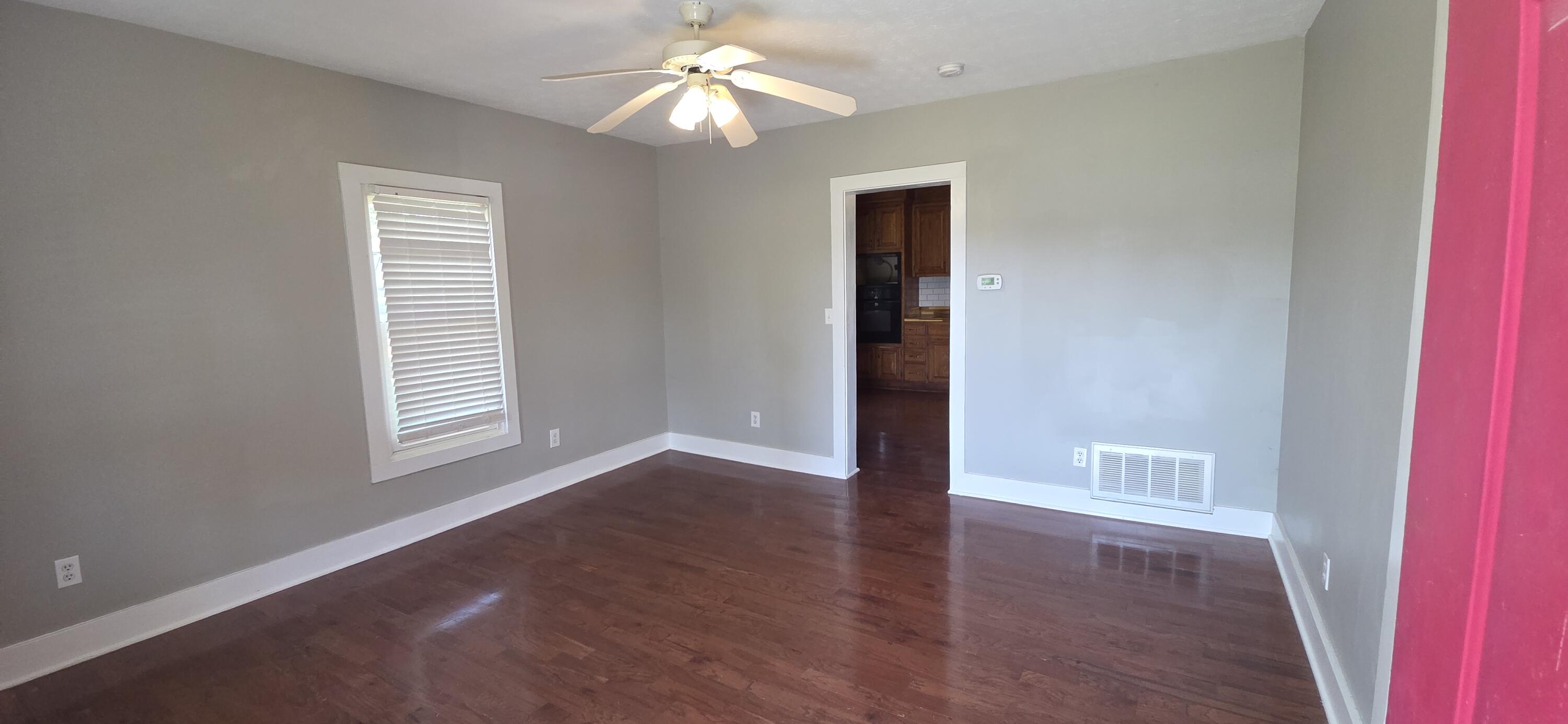 4535 Hendron Road Property Photo 3
