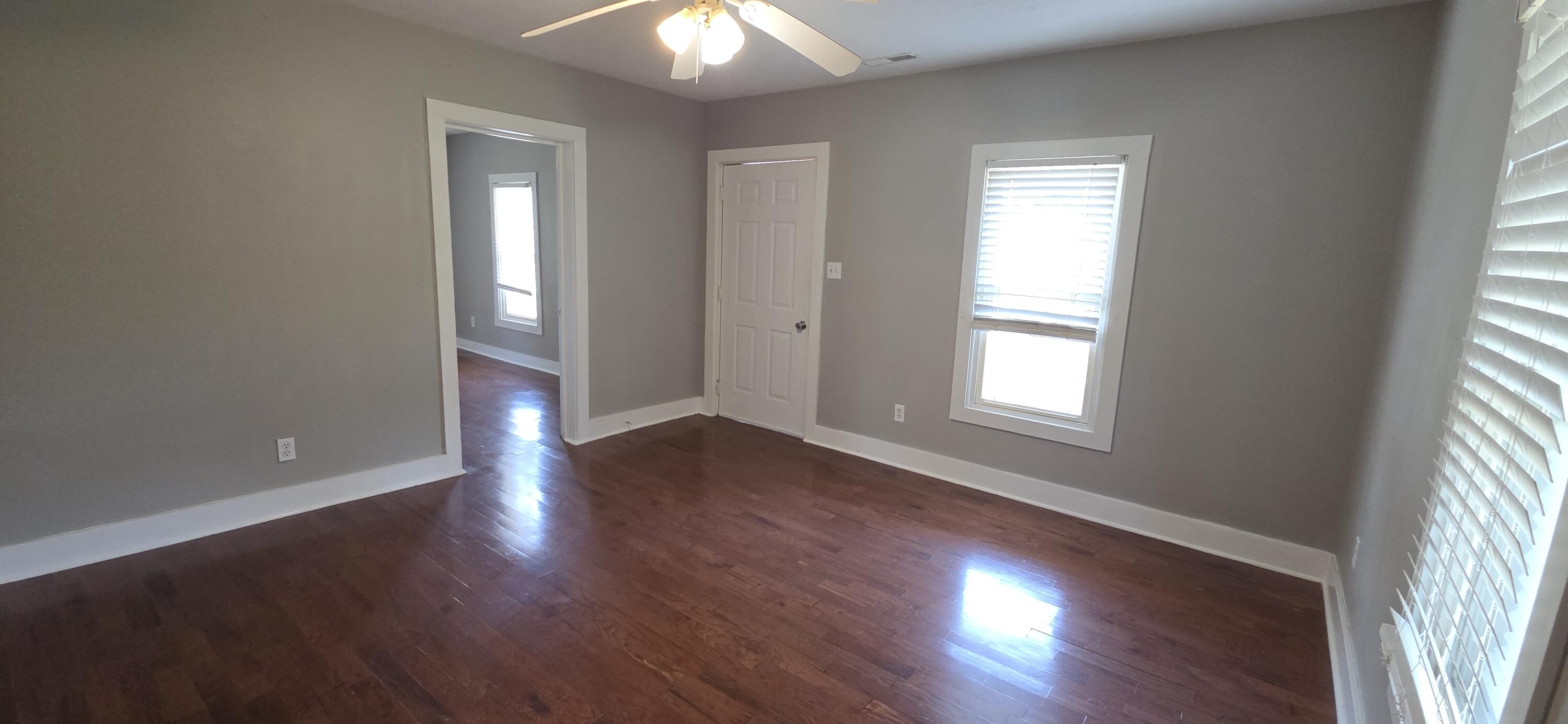 4535 Hendron Road Property Photo 4
