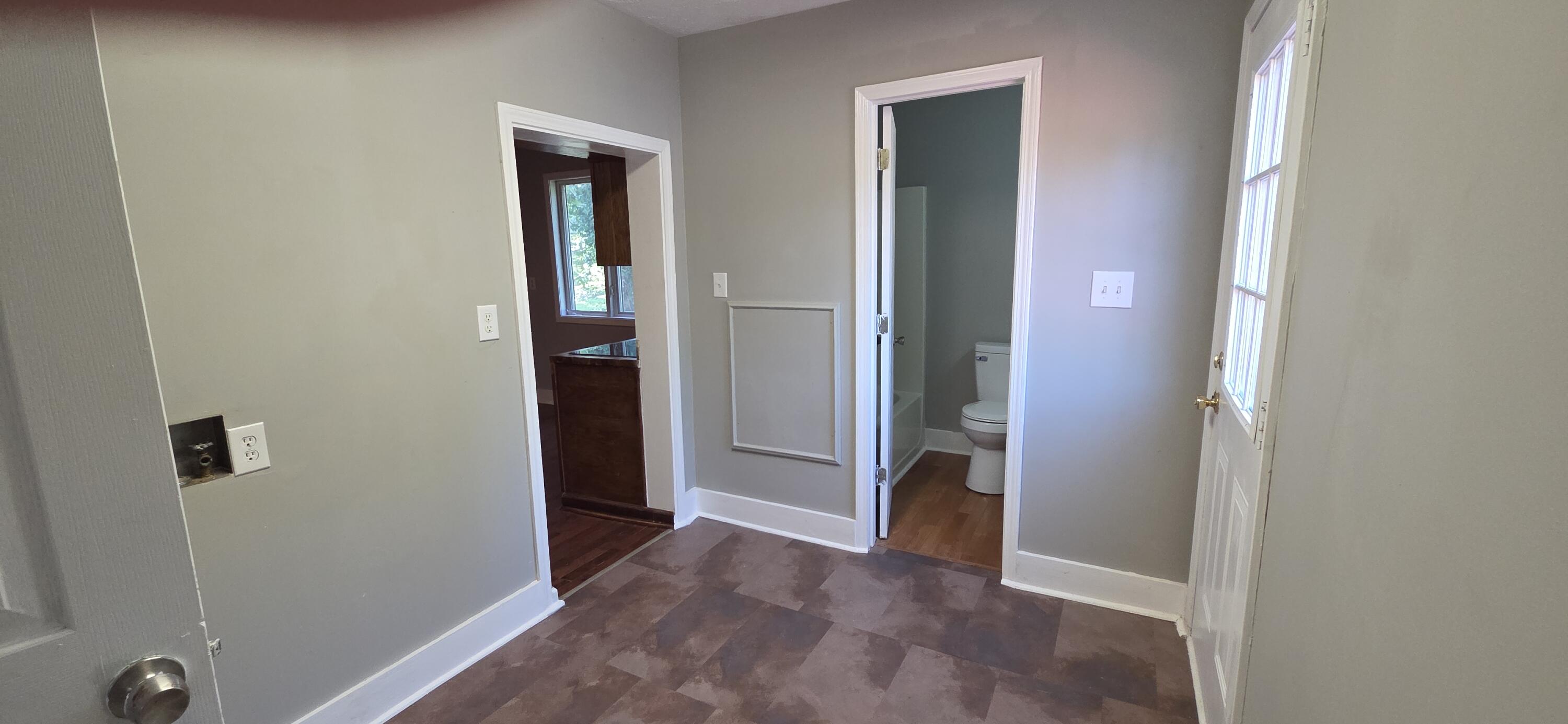 4535 Hendron Road Property Photo 8