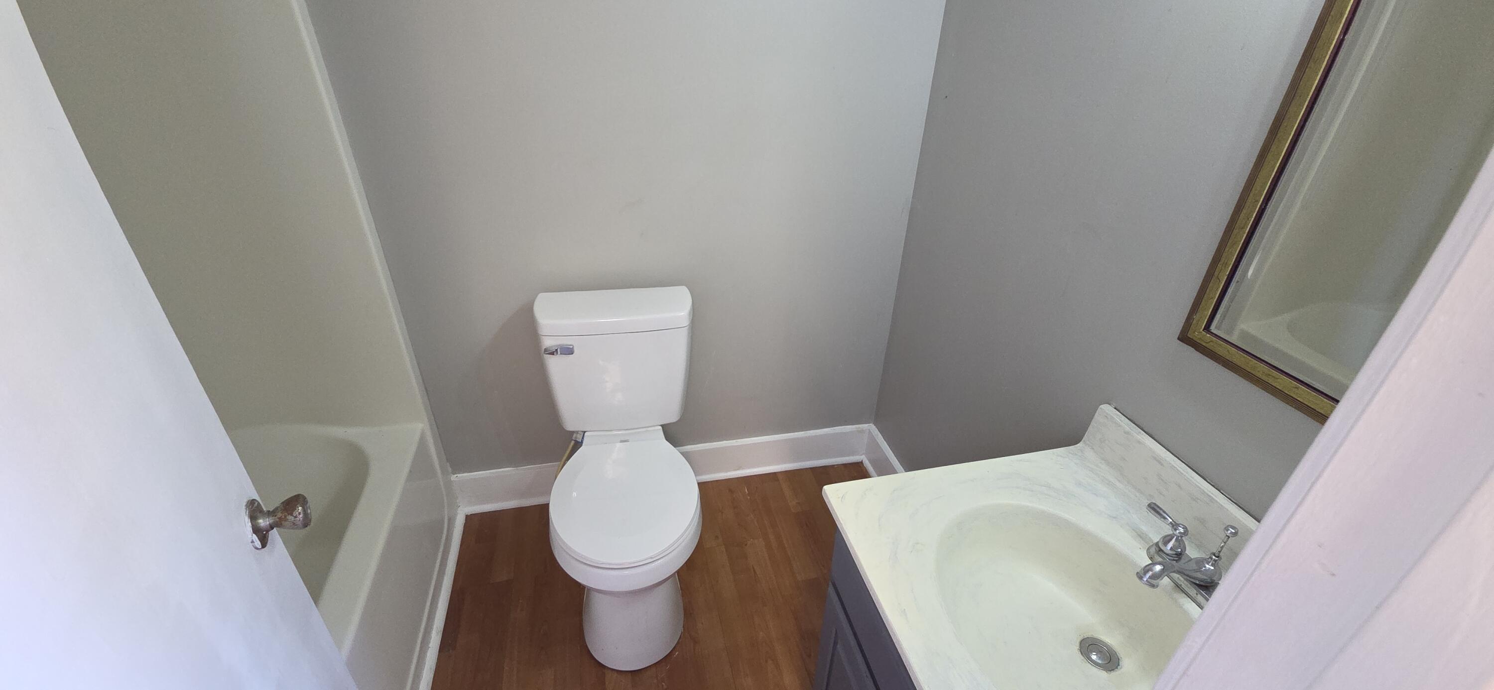 4535 Hendron Road Property Photo 9