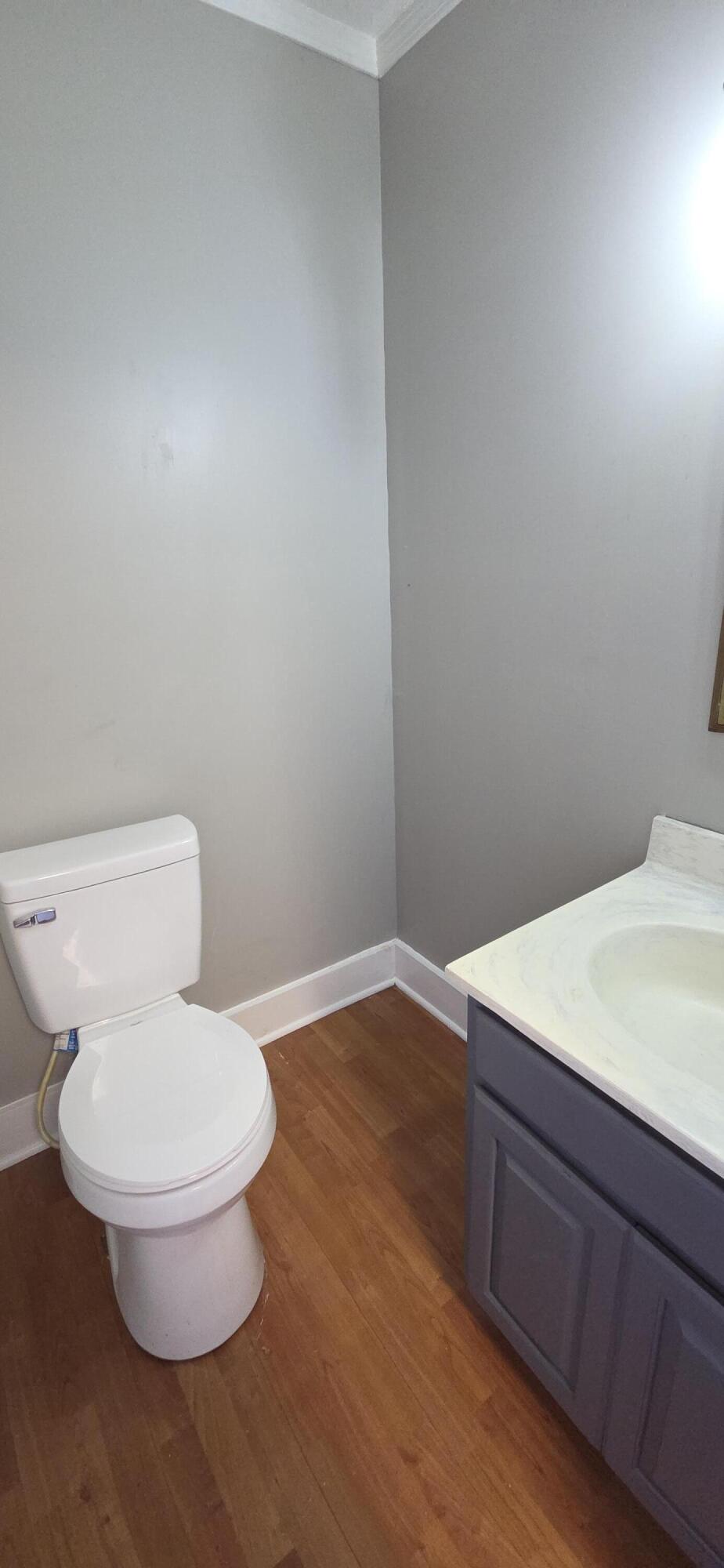 4535 Hendron Road Property Photo 10