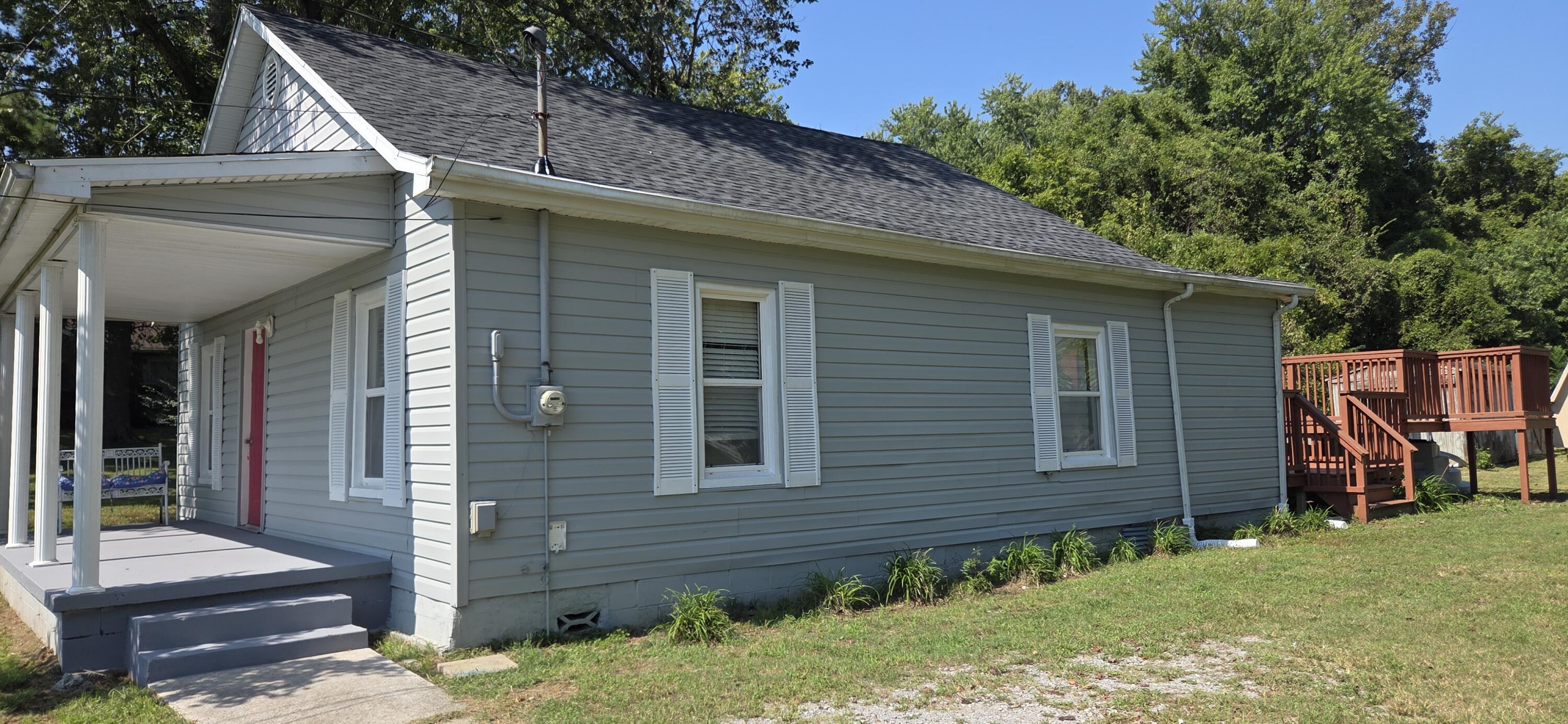 4535 Hendron Road Property Photo 15
