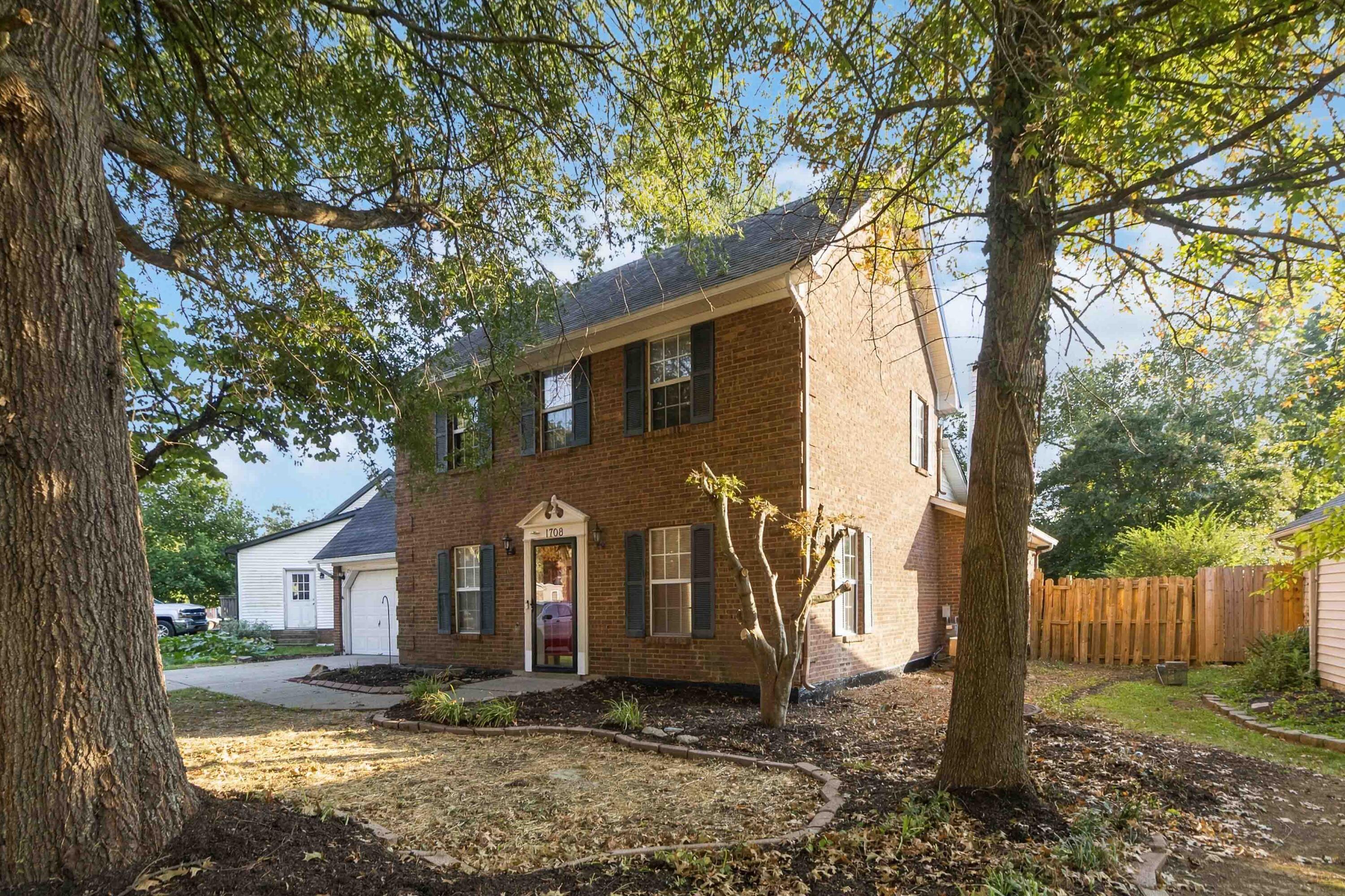 1708 Houndstooth Glen Property Photo 1