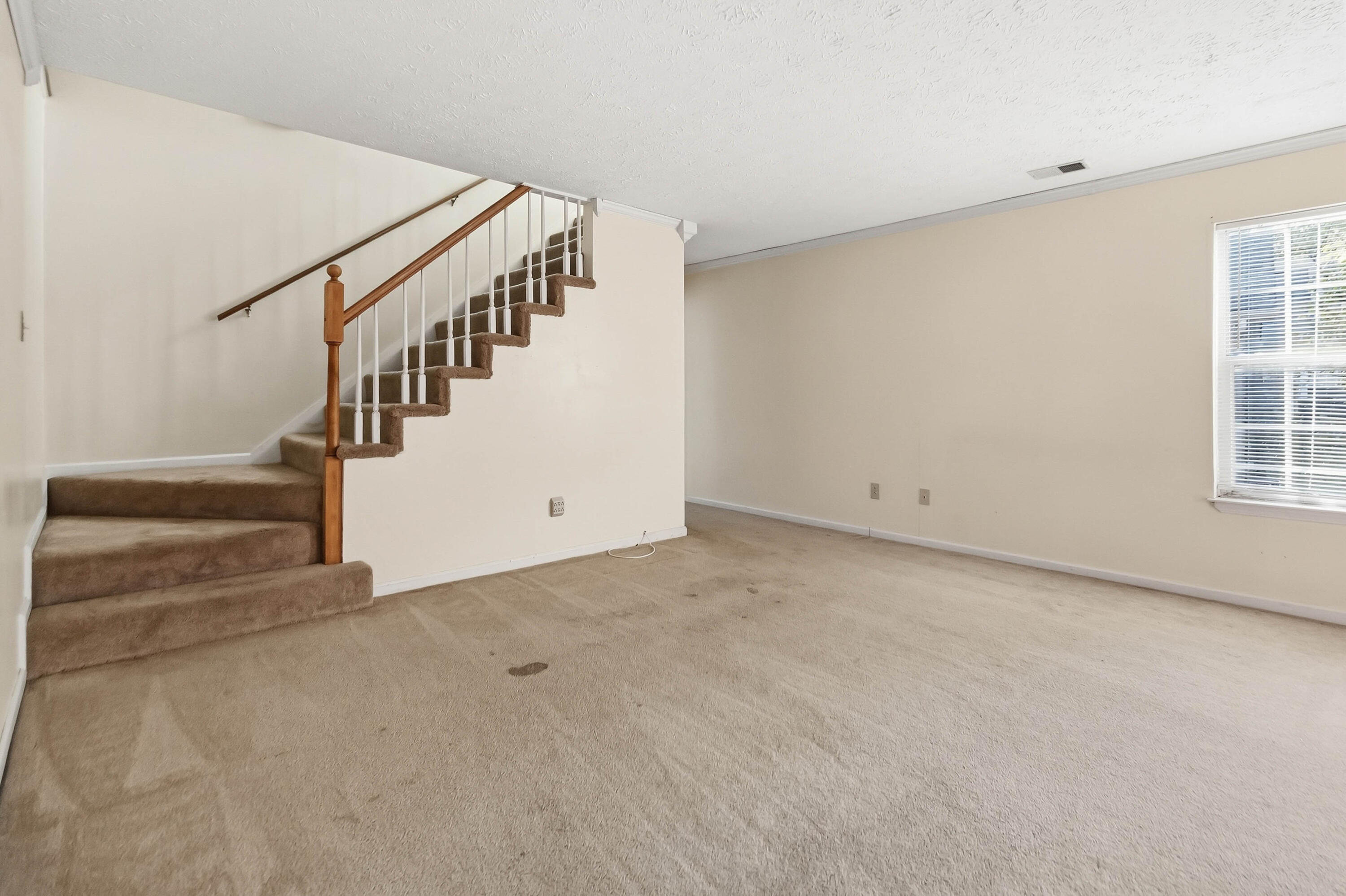 1708 Houndstooth Glen Property Photo 5