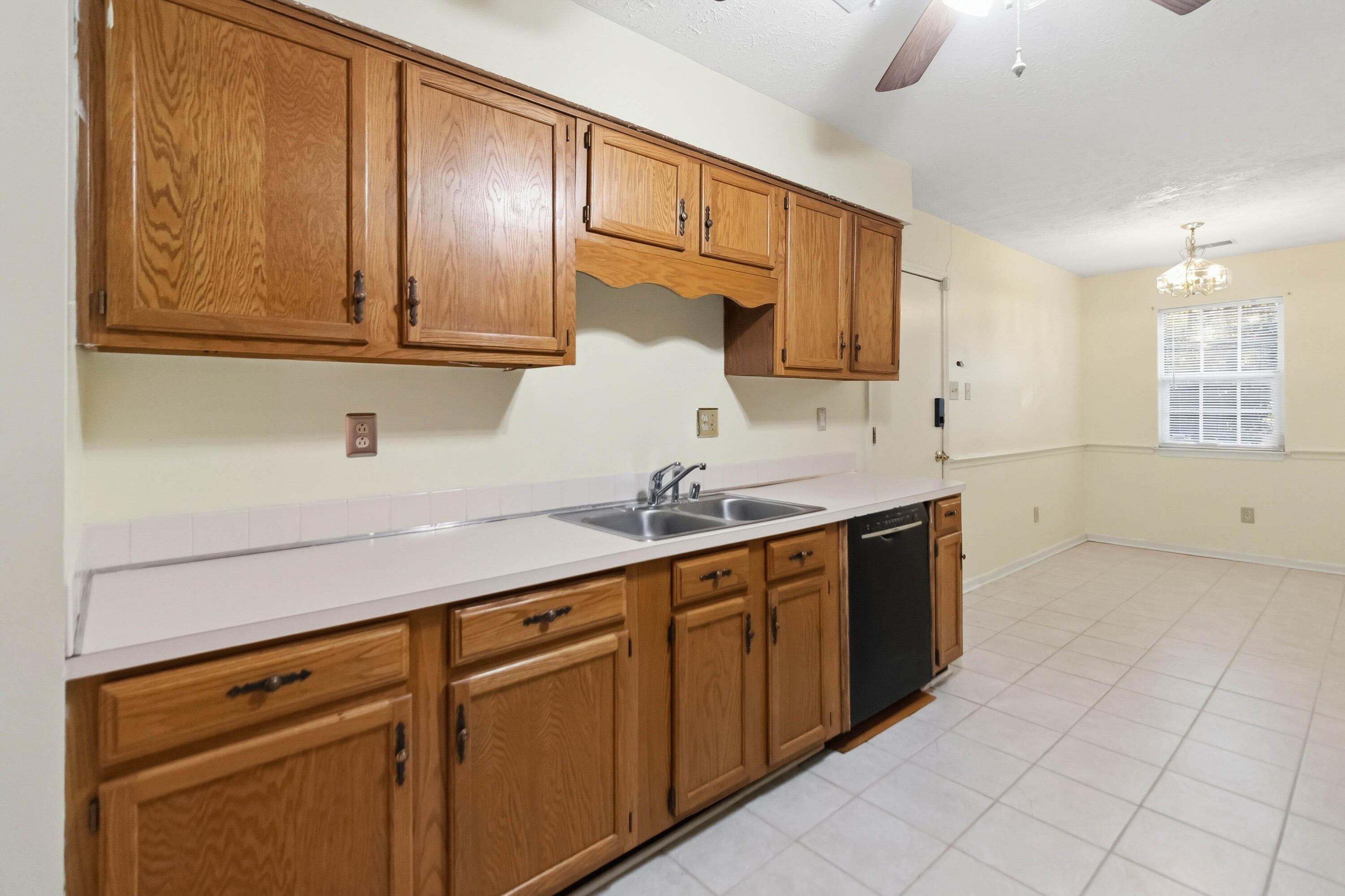 1708 Houndstooth Glen Property Photo 9