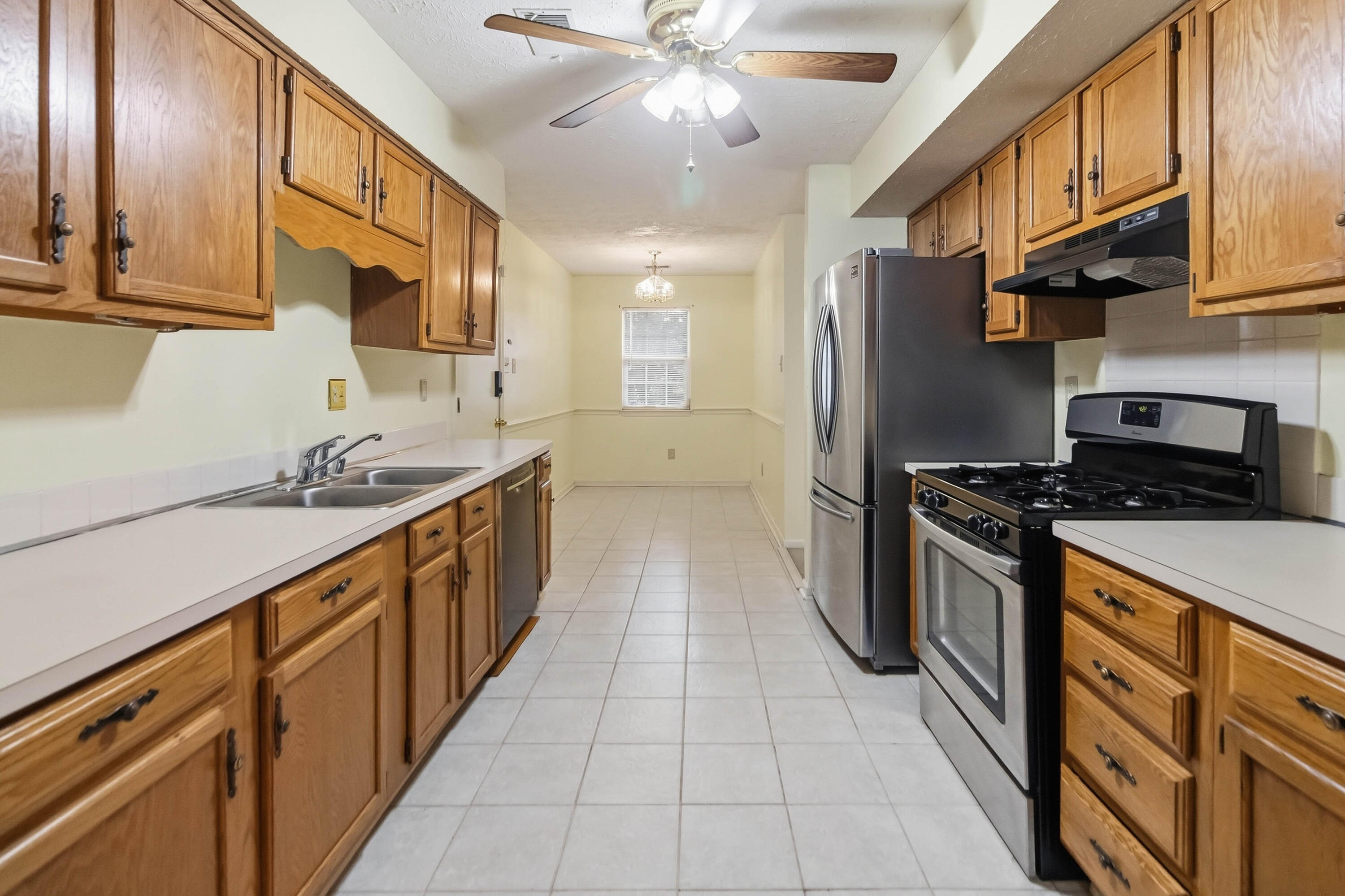 1708 Houndstooth Glen Property Photo 11