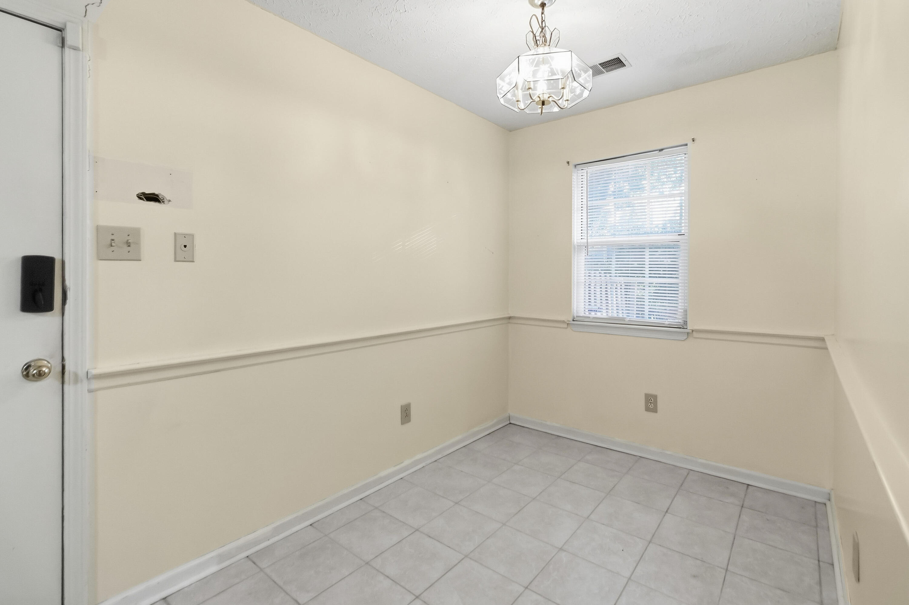 1708 Houndstooth Glen Property Photo 12