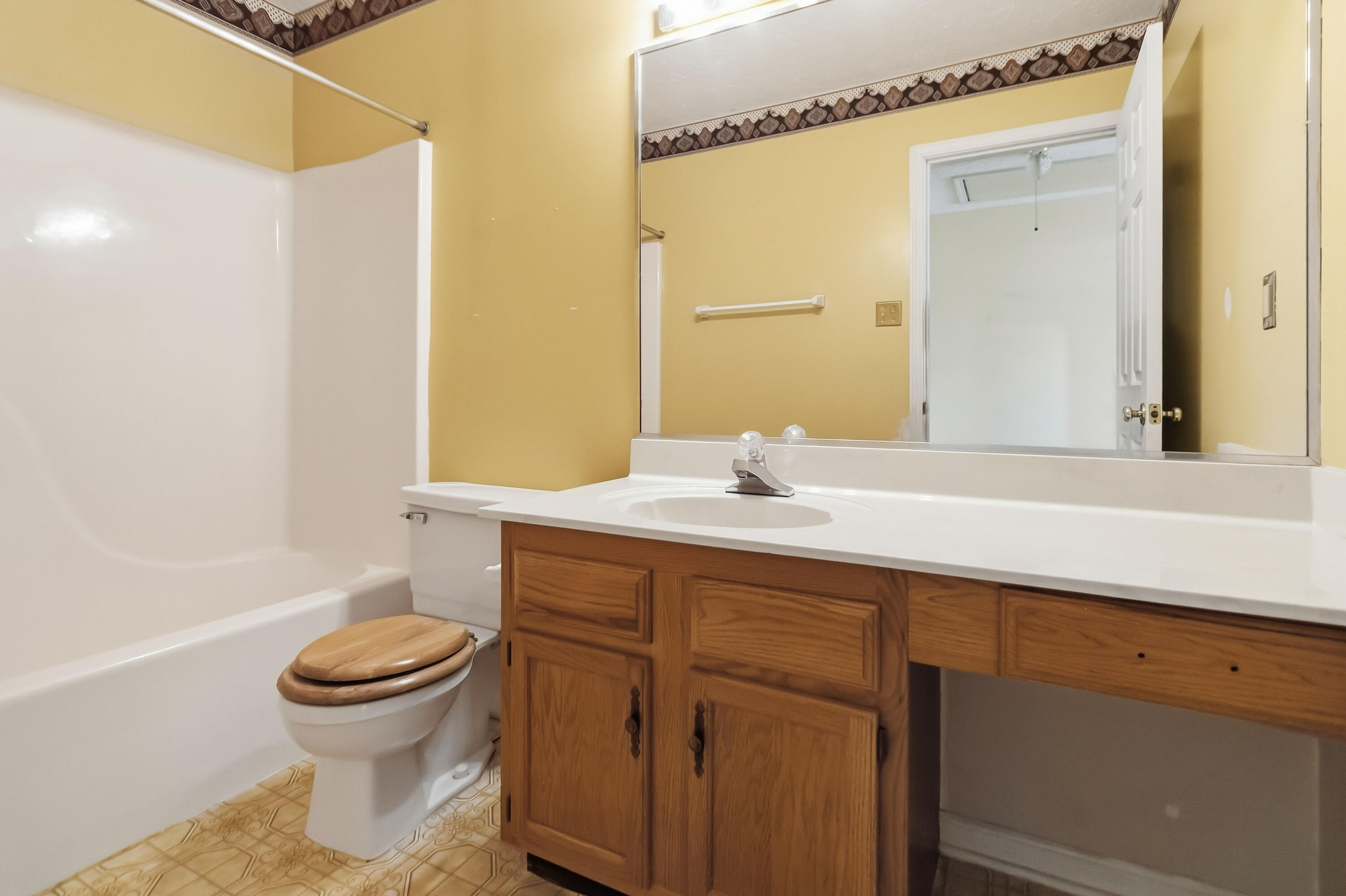 1708 Houndstooth Glen Property Photo 13