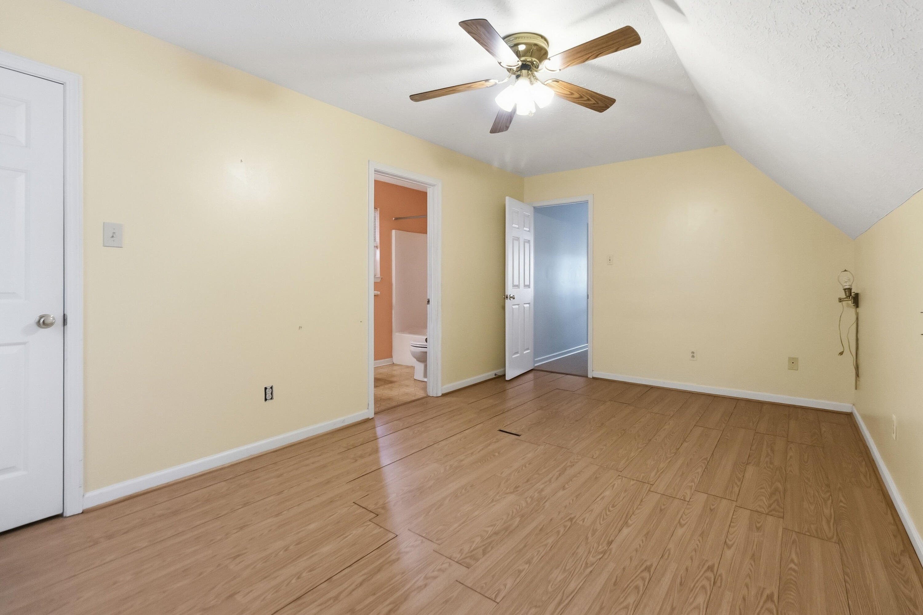 1708 Houndstooth Glen Property Photo 23