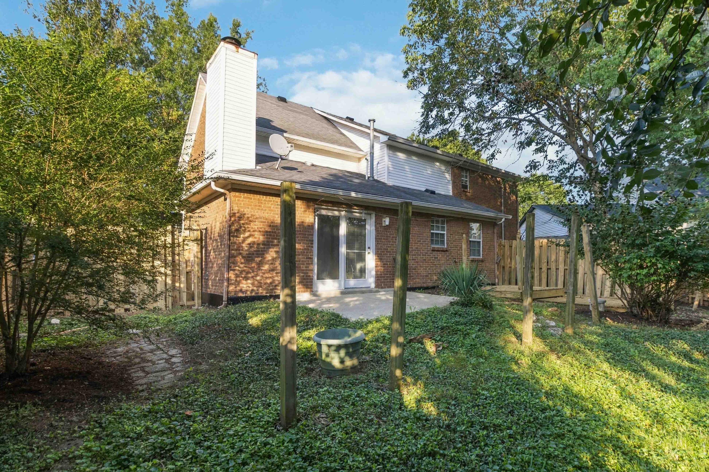 1708 Houndstooth Glen Property Photo 28