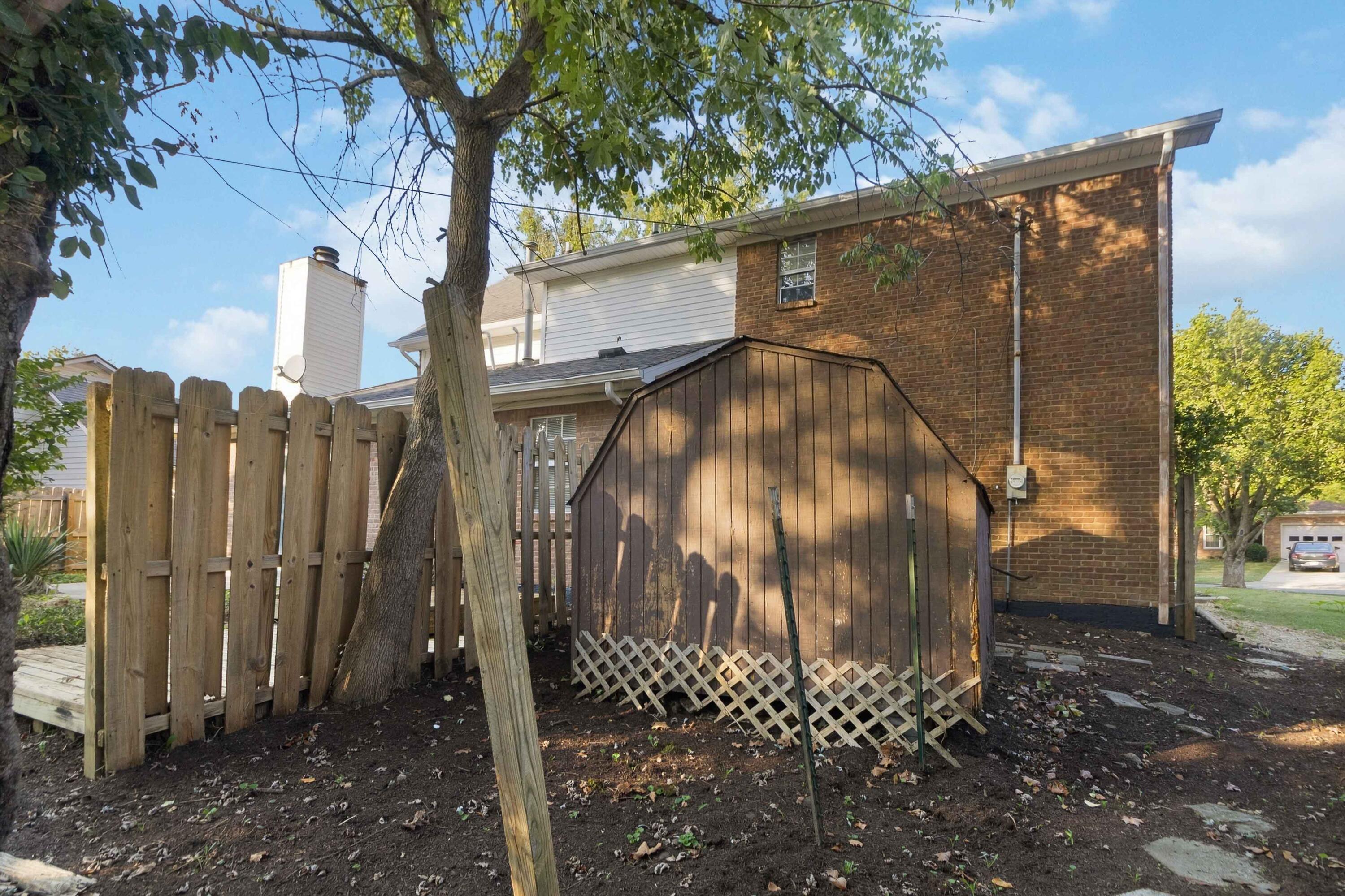 1708 Houndstooth Glen Property Photo 29