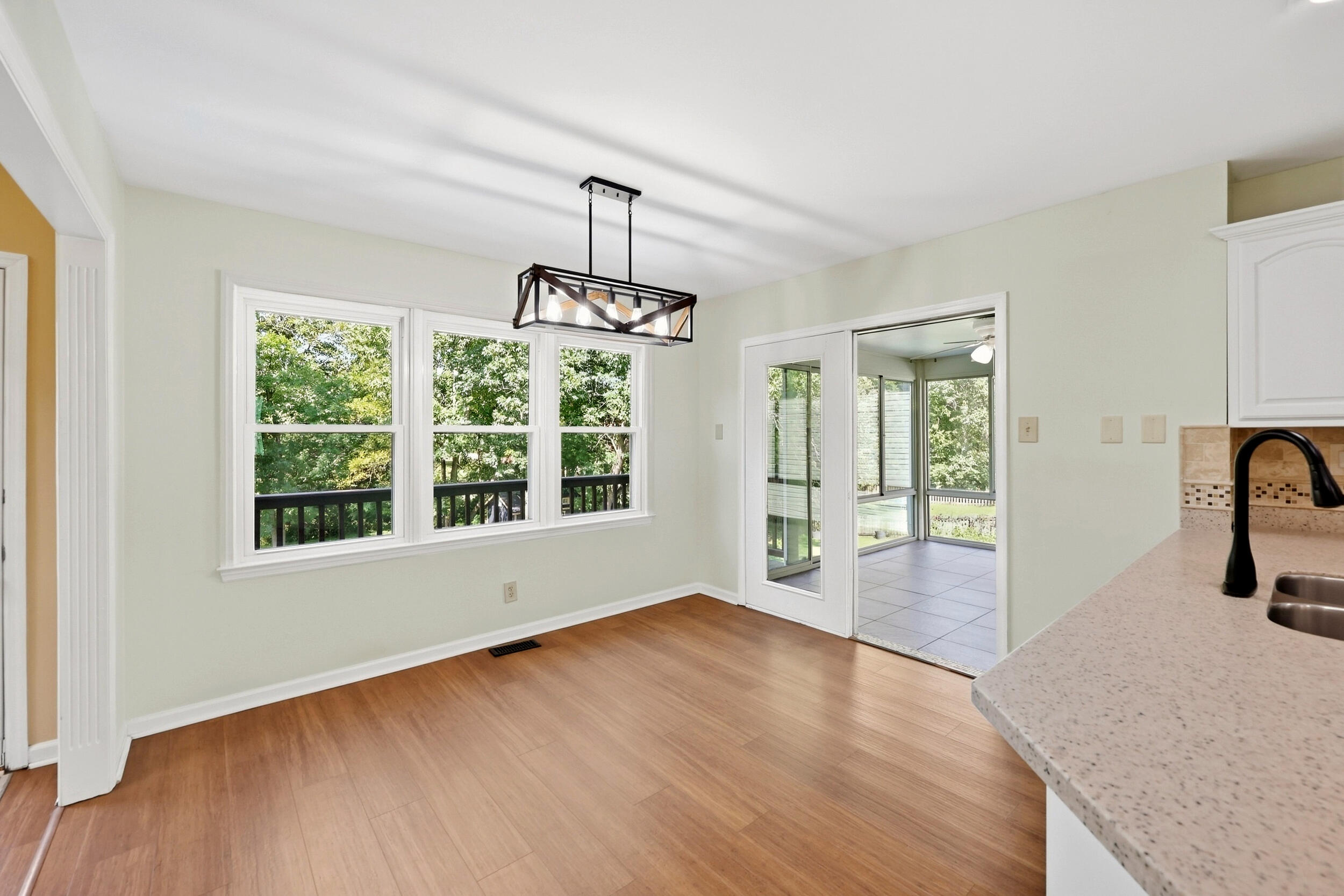 3889 Barnard Drive Property Photo 14