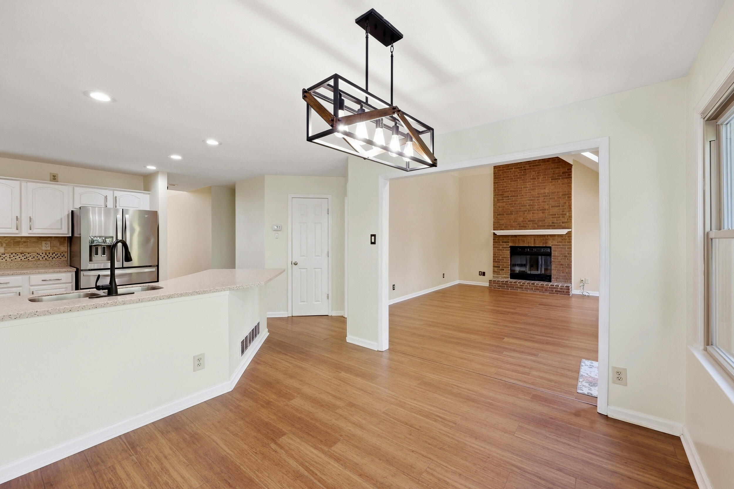 3889 Barnard Drive Property Photo 16