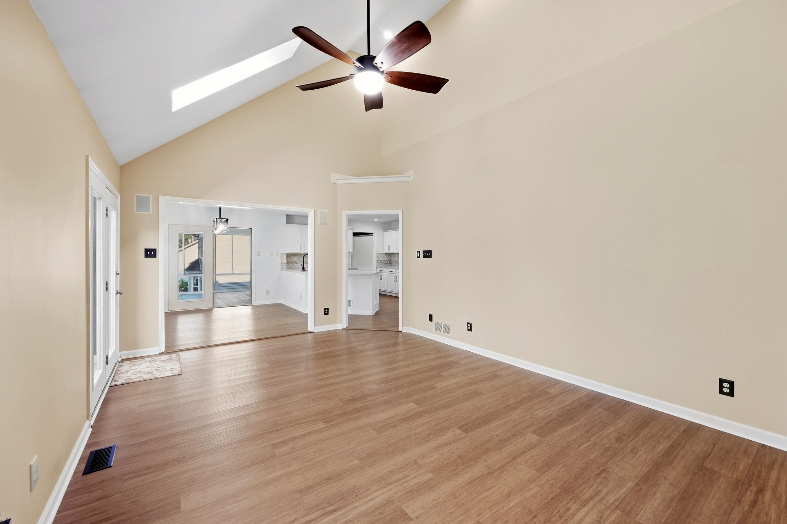 3889 Barnard Drive Property Photo 17