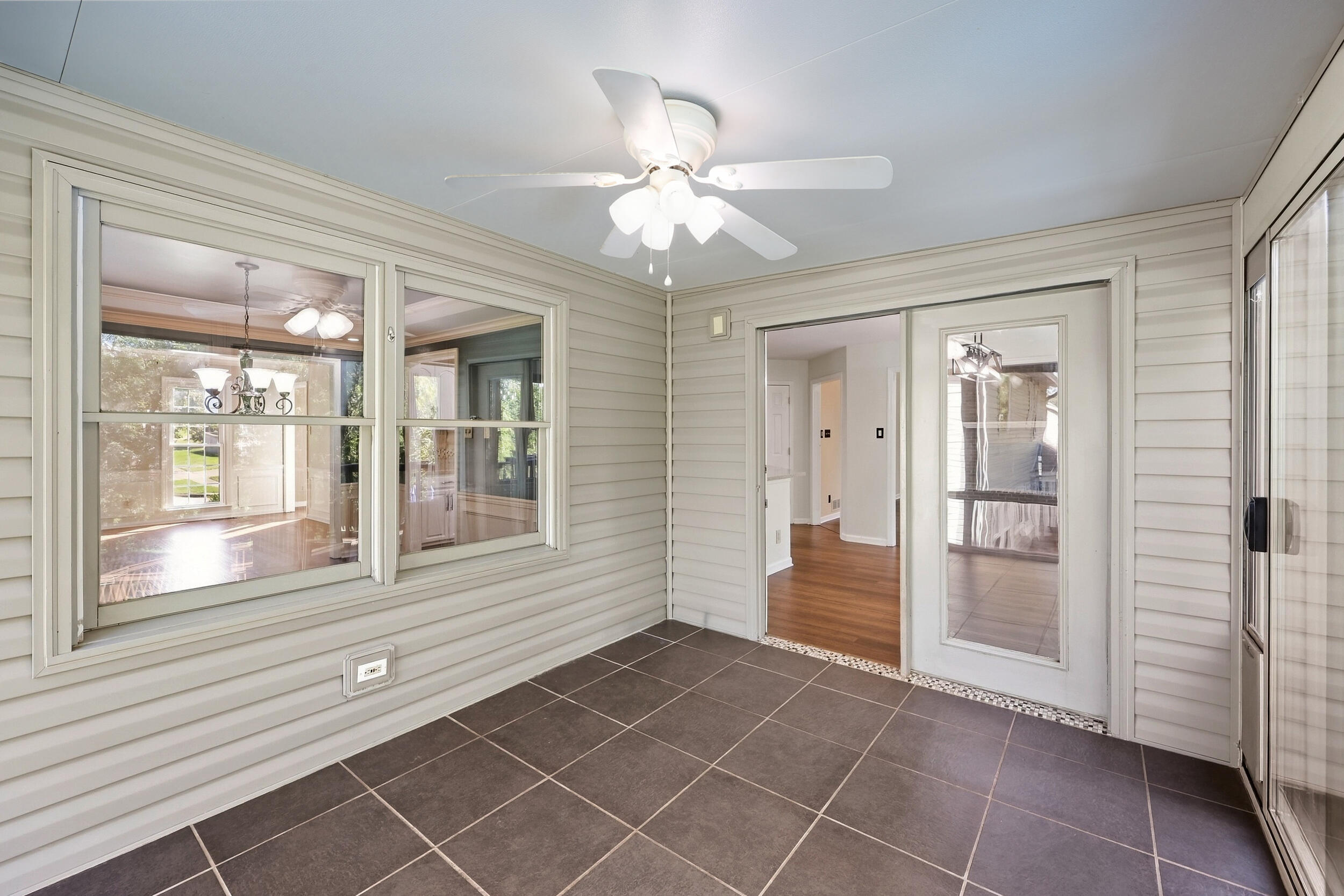 3889 Barnard Drive Property Photo 19