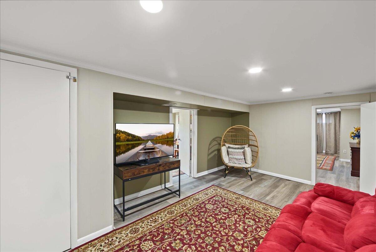 2437 Butternut Hill Court Property Photo 16