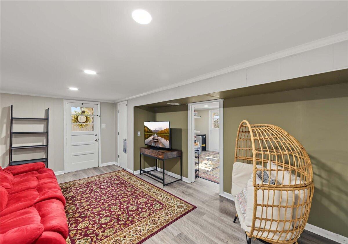 2437 Butternut Hill Court Property Photo 17