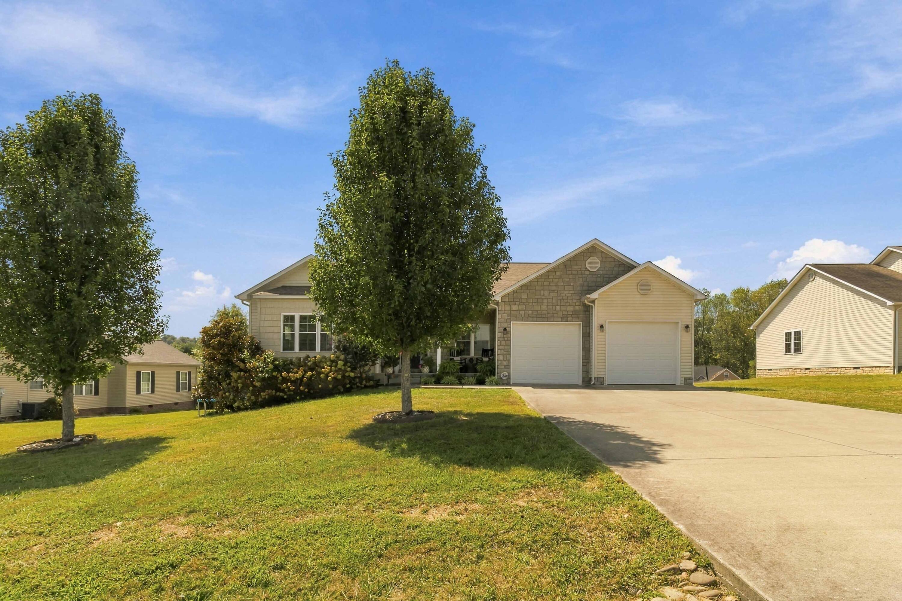 159 Cloyd Drive Property Photo 2