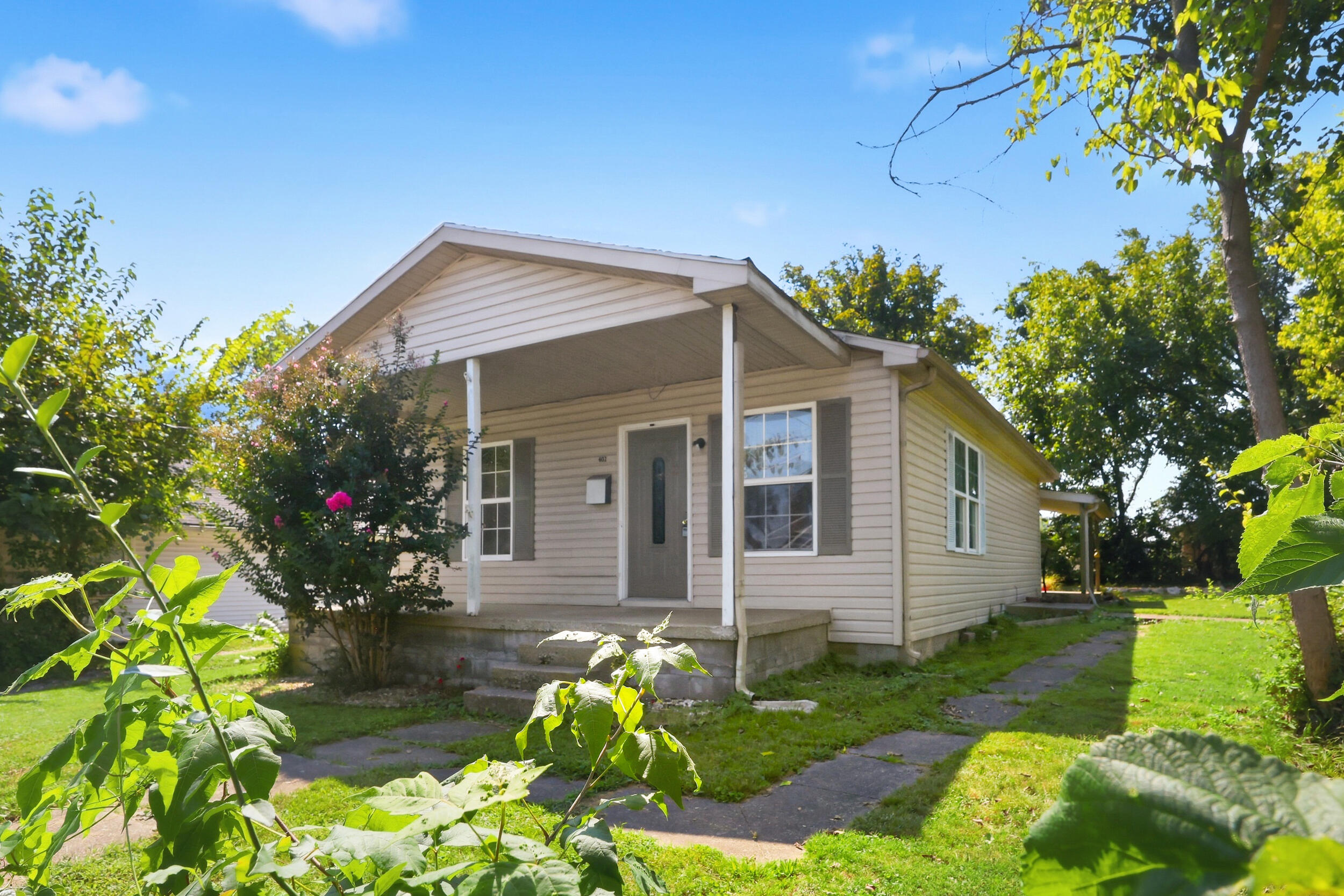 402 Elm Street Property Photo 1
