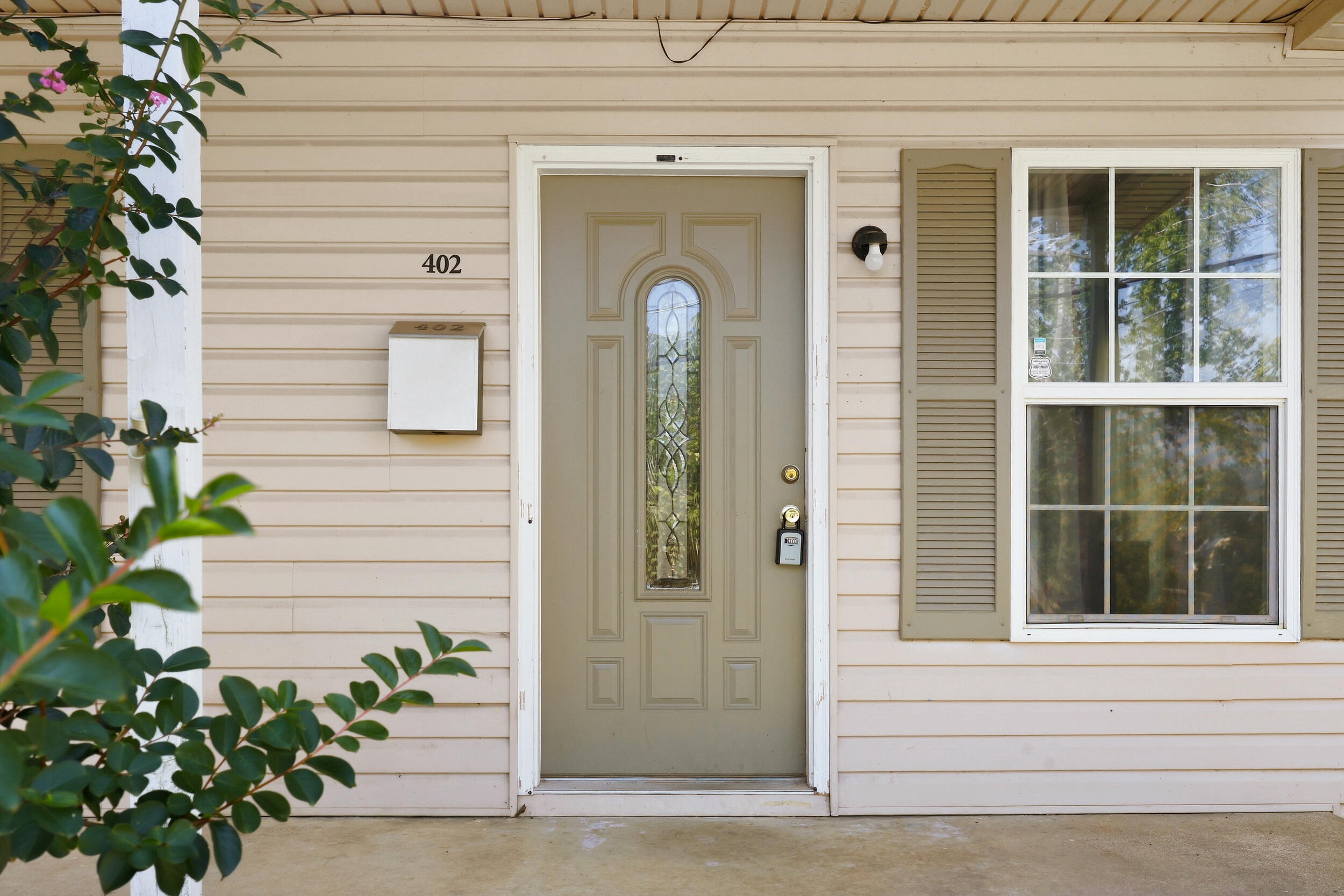 402 Elm Street Property Photo 4
