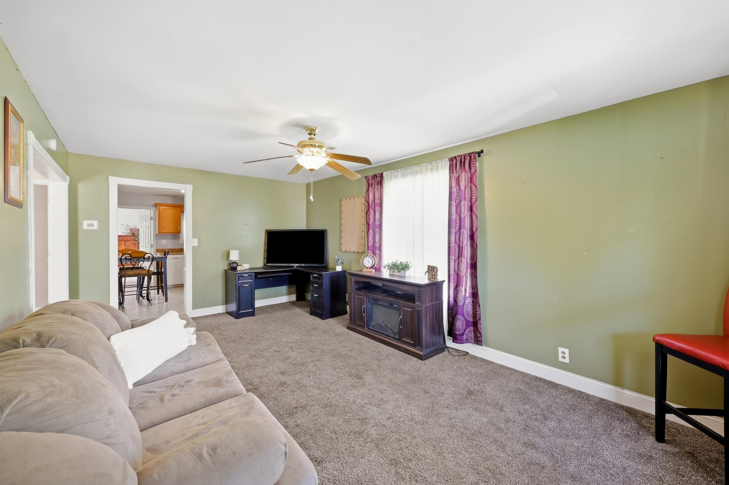 402 Elm Street Property Photo 5