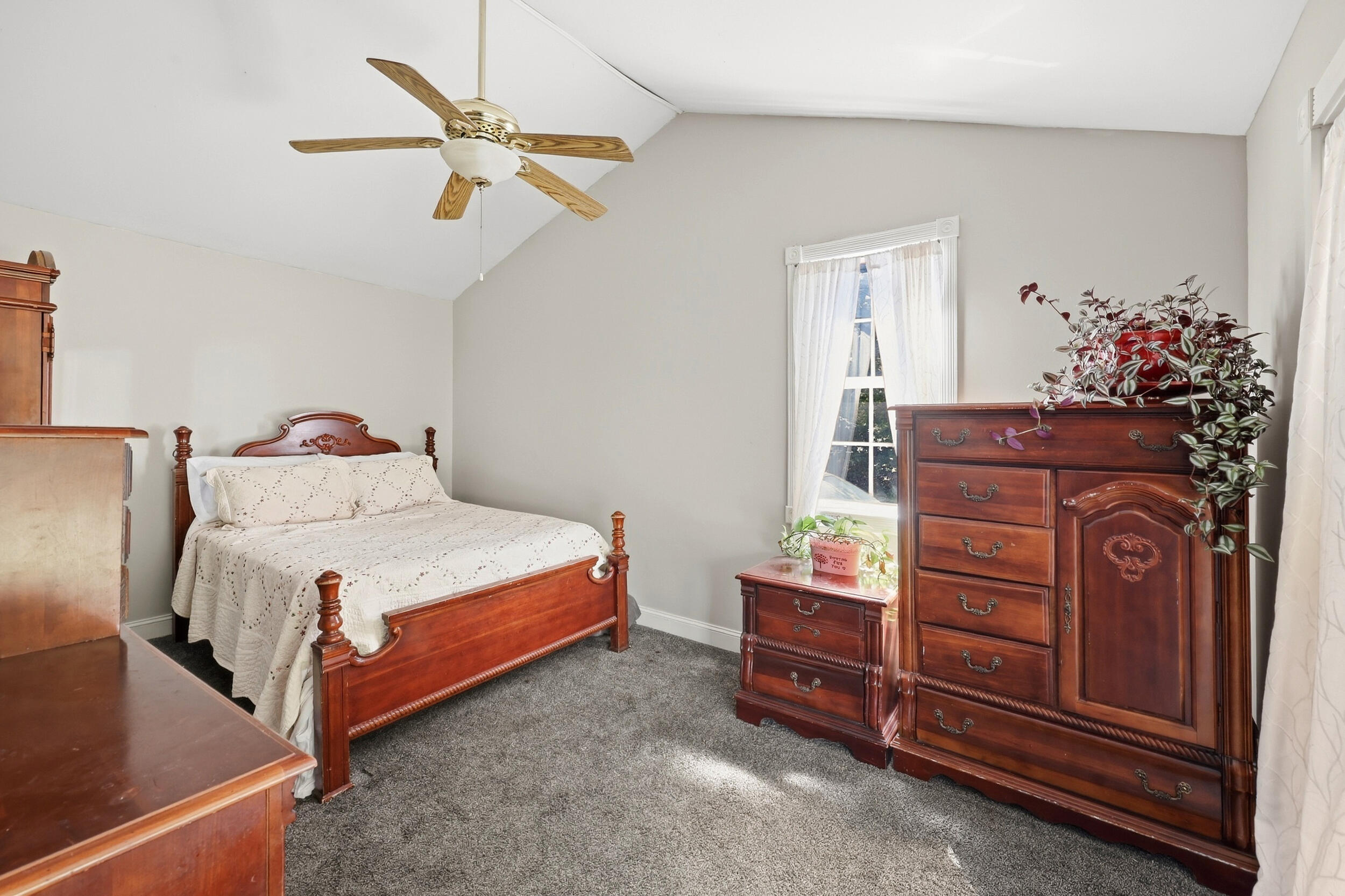 402 Elm Street Property Photo 11