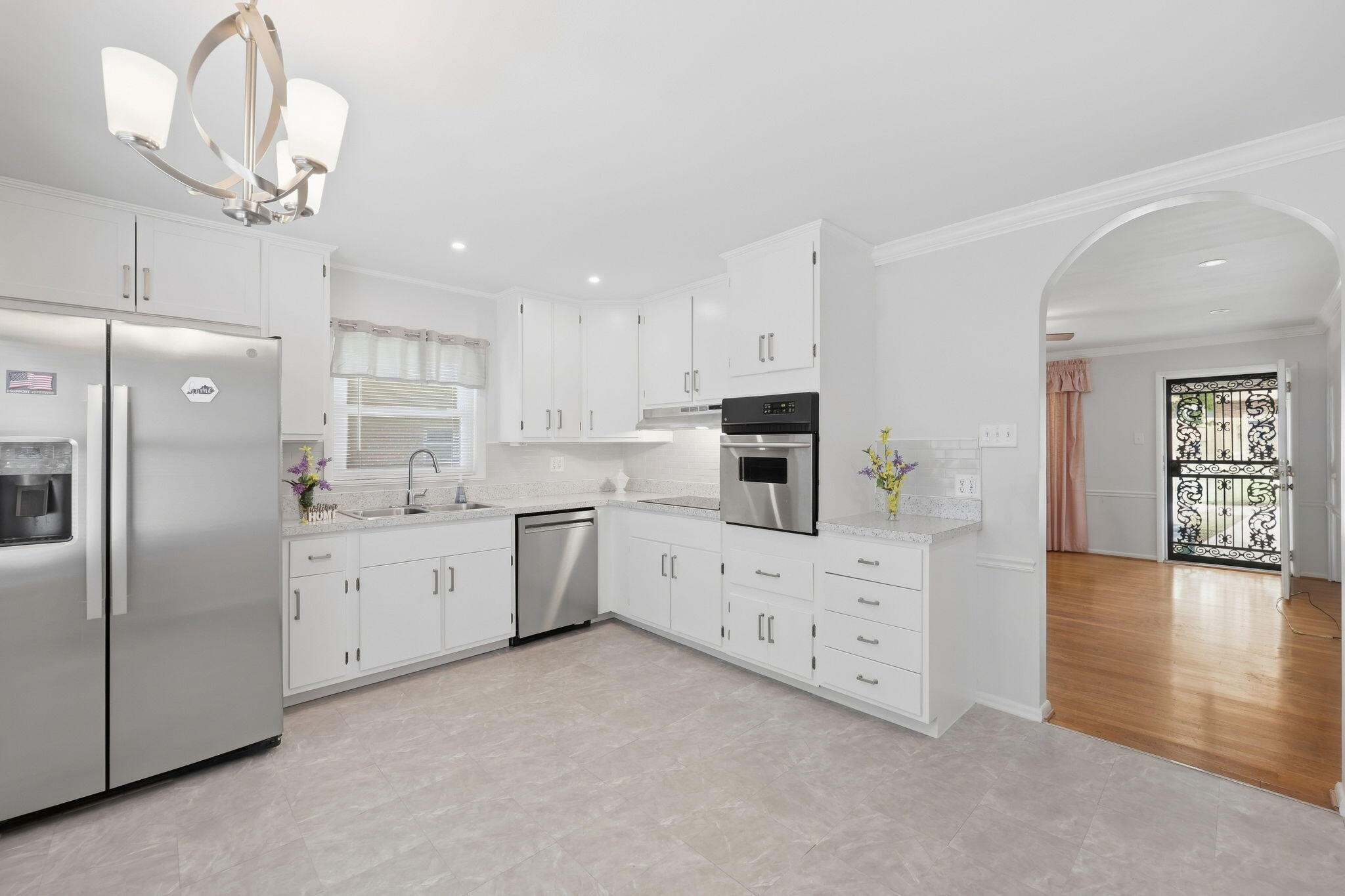 2412 Reims Road Property Photo 12