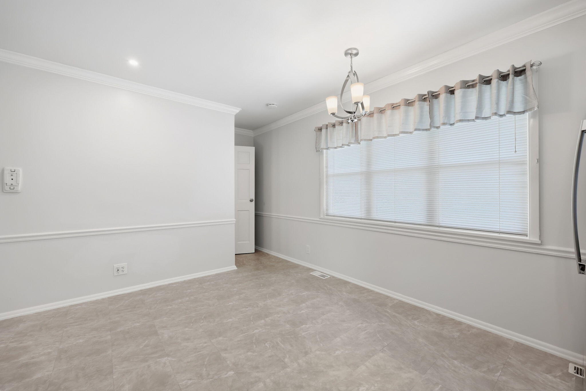 2412 Reims Road Property Photo 17
