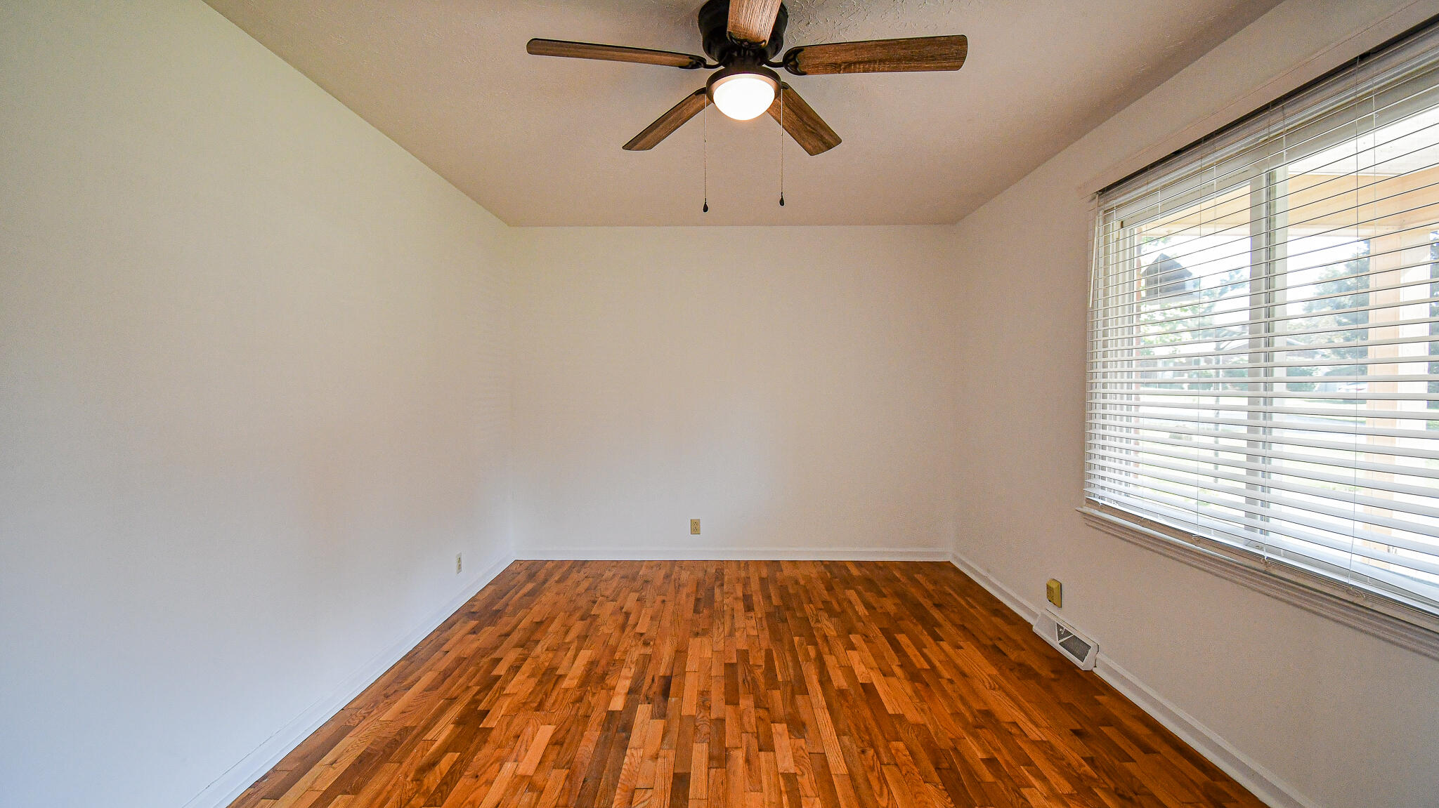 205 Sunset Drive Property Photo 9