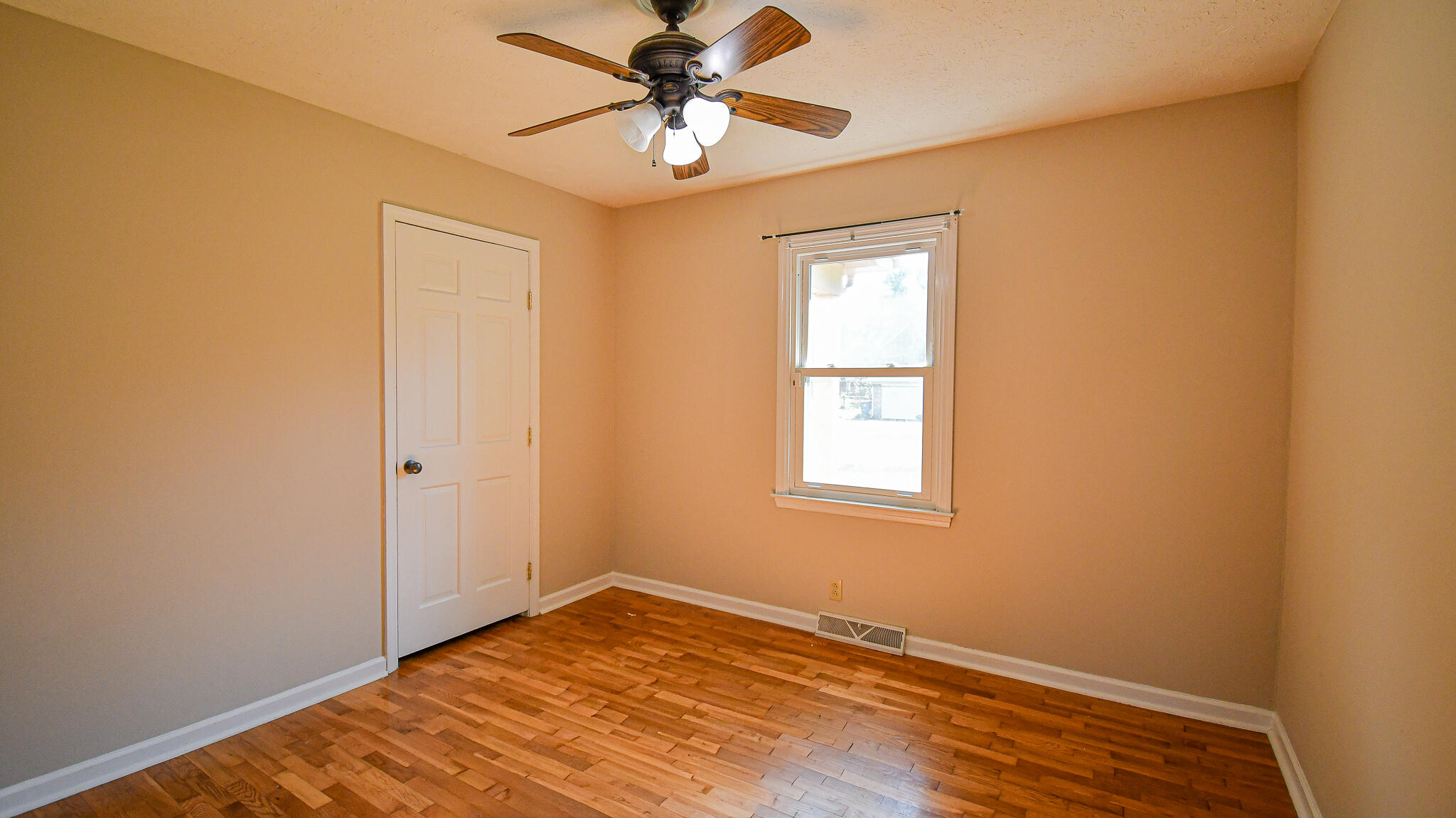 205 Sunset Drive Property Photo 27